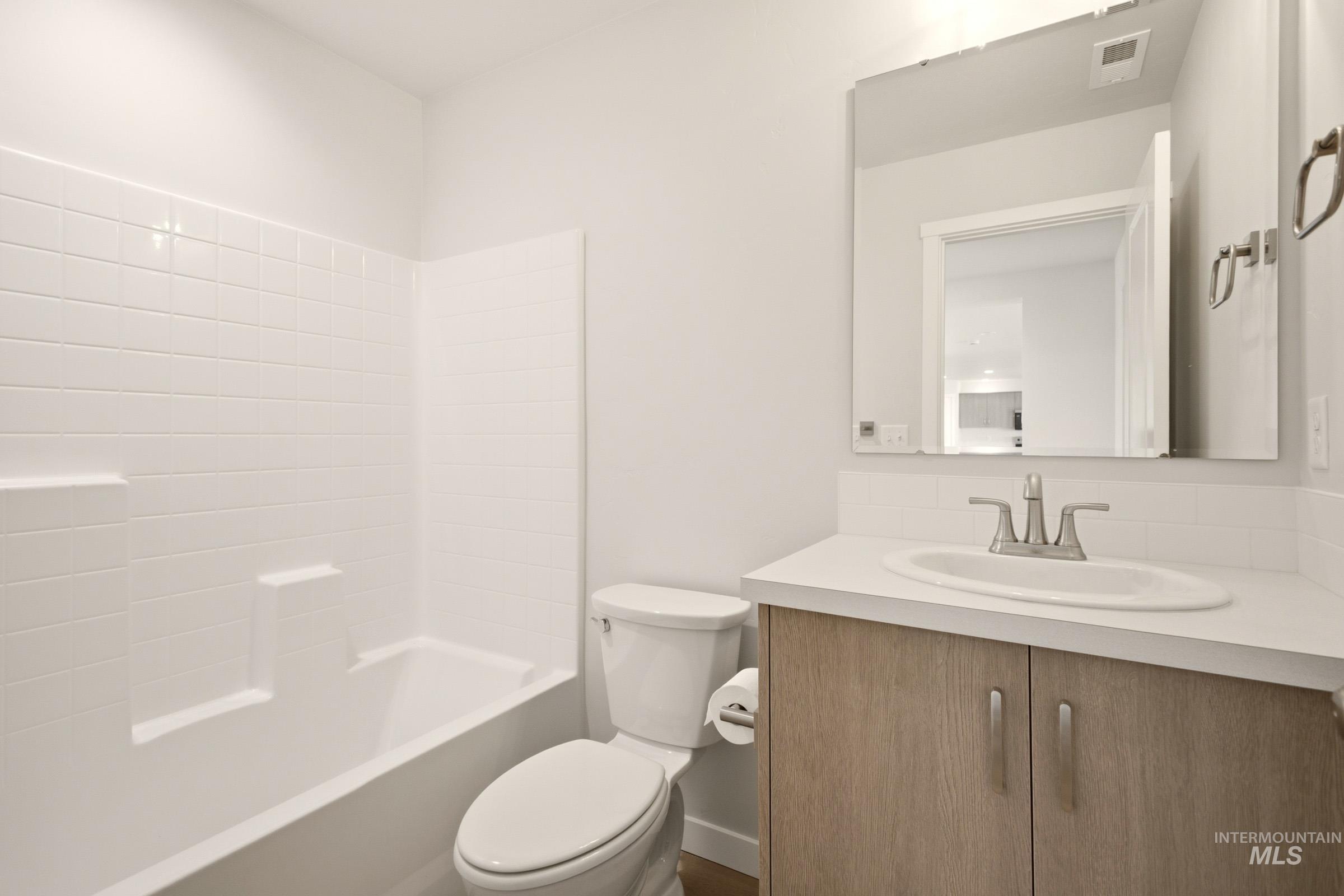 16897 Grain Bin Way Property Photo 18
