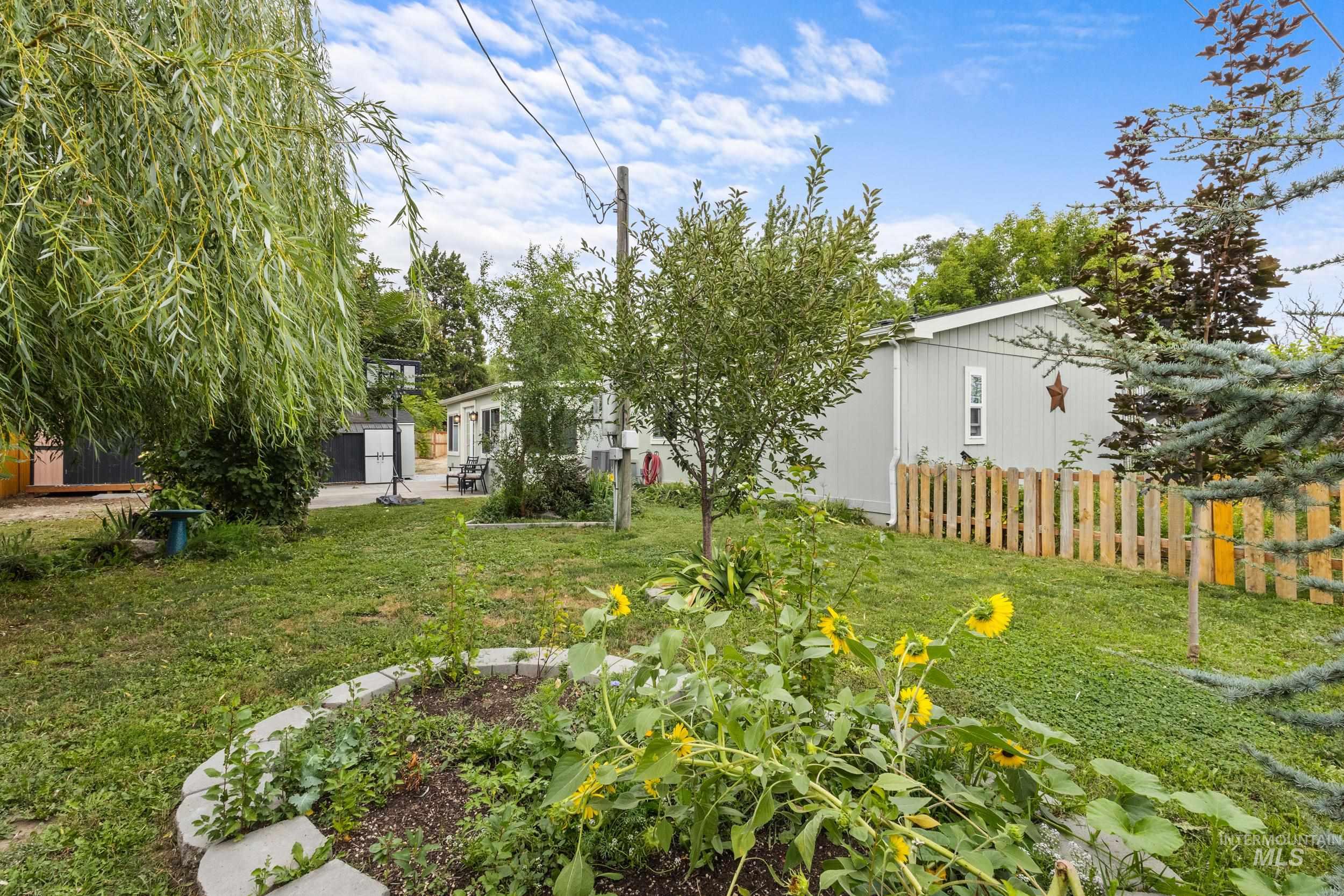 11411 W 1st Property Photo 6