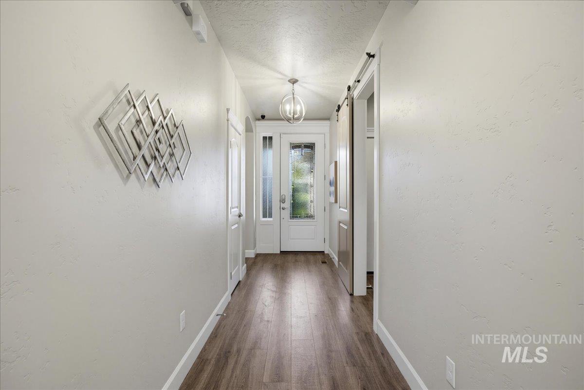 6624 S Jessenia Ave Property Photo 5