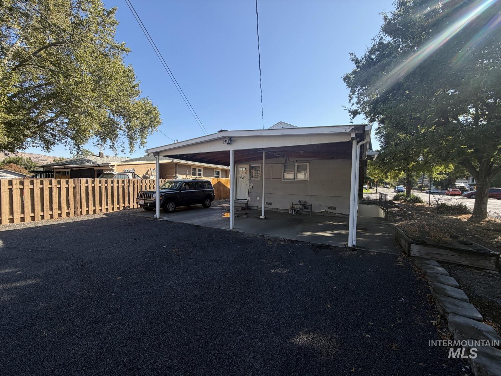 1028 8th Street Property Photo 3