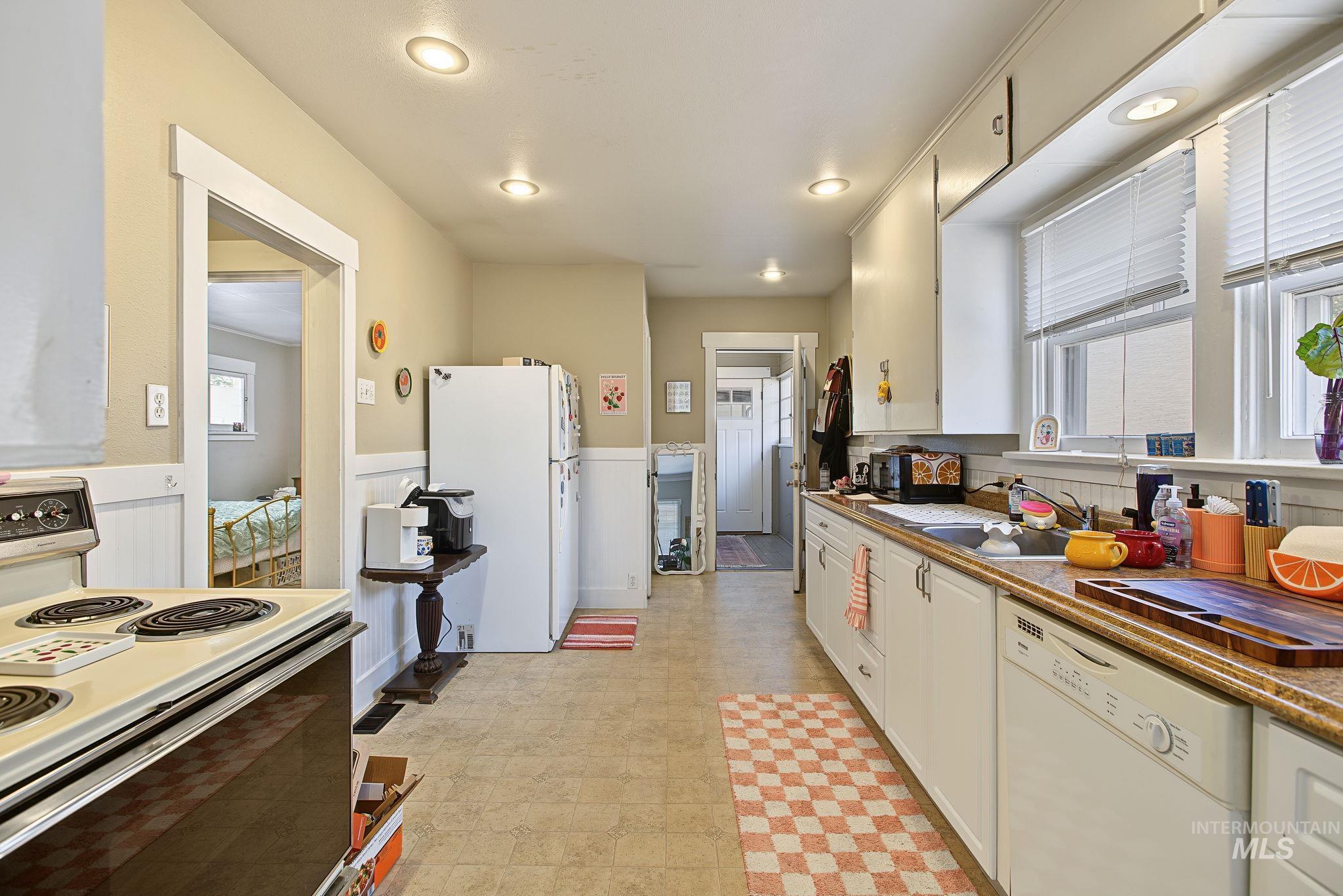 1028 8th Street Property Photo 5