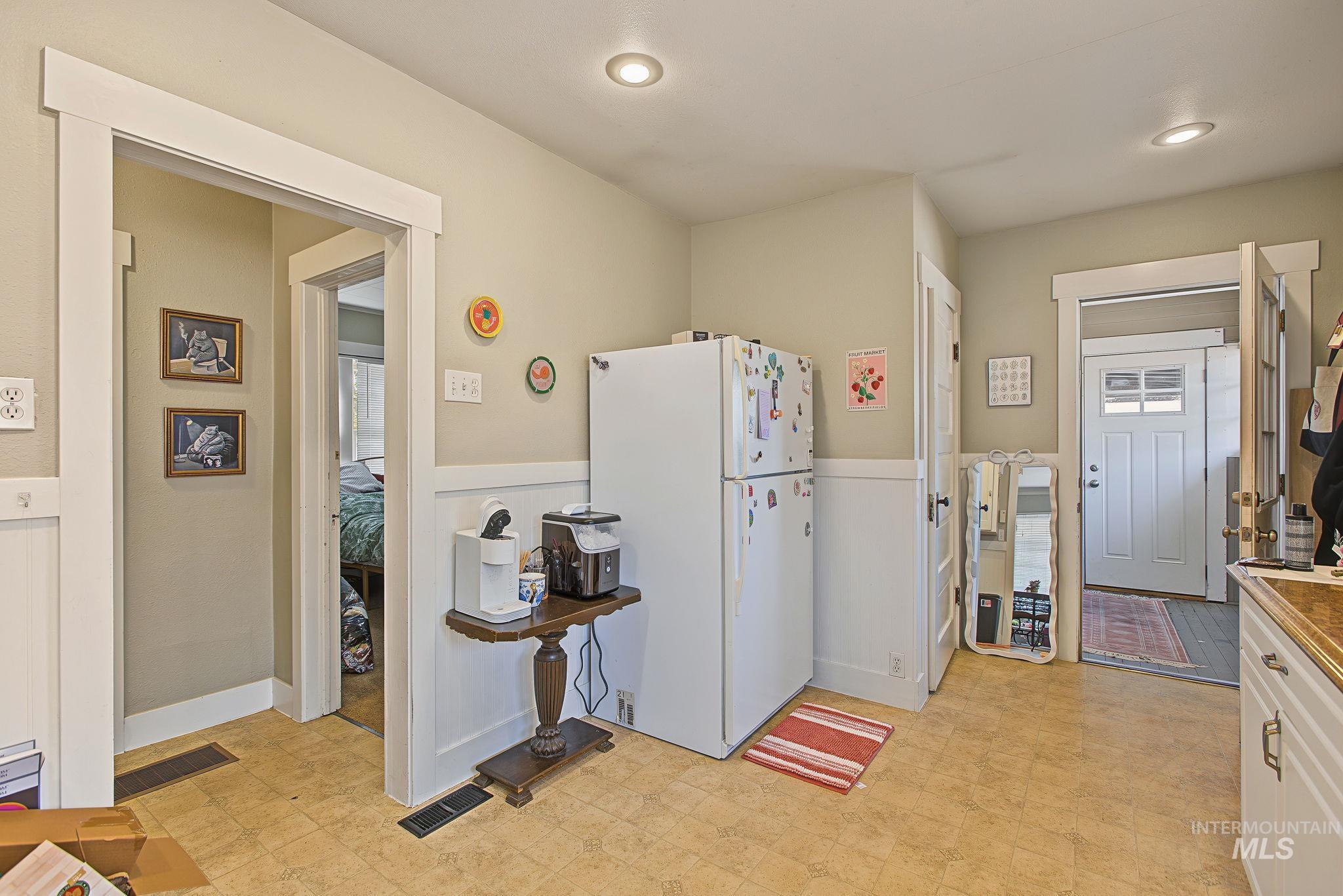 1028 8th Street Property Photo 7