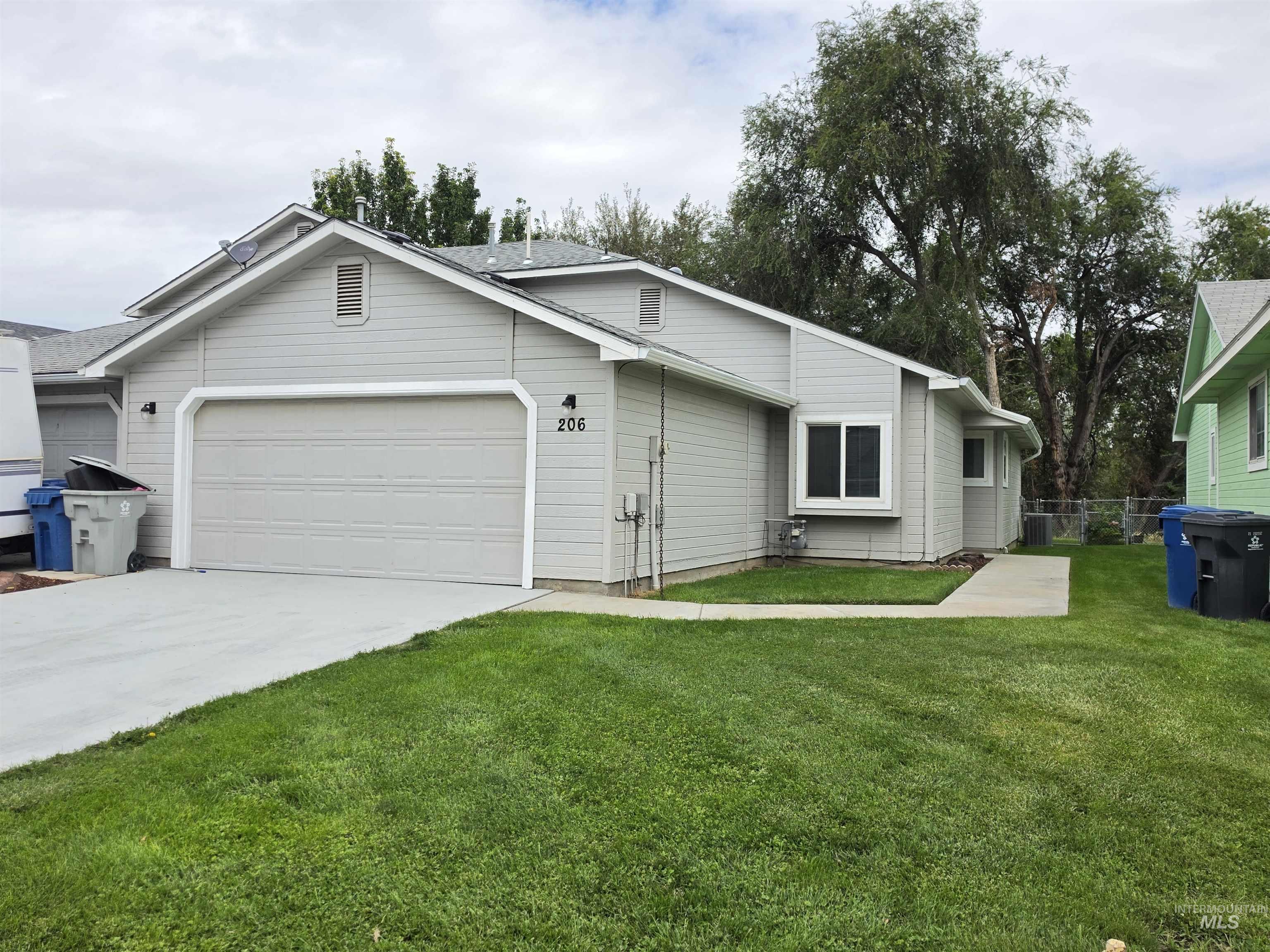 206 S Valley Dr. Property Photo 1