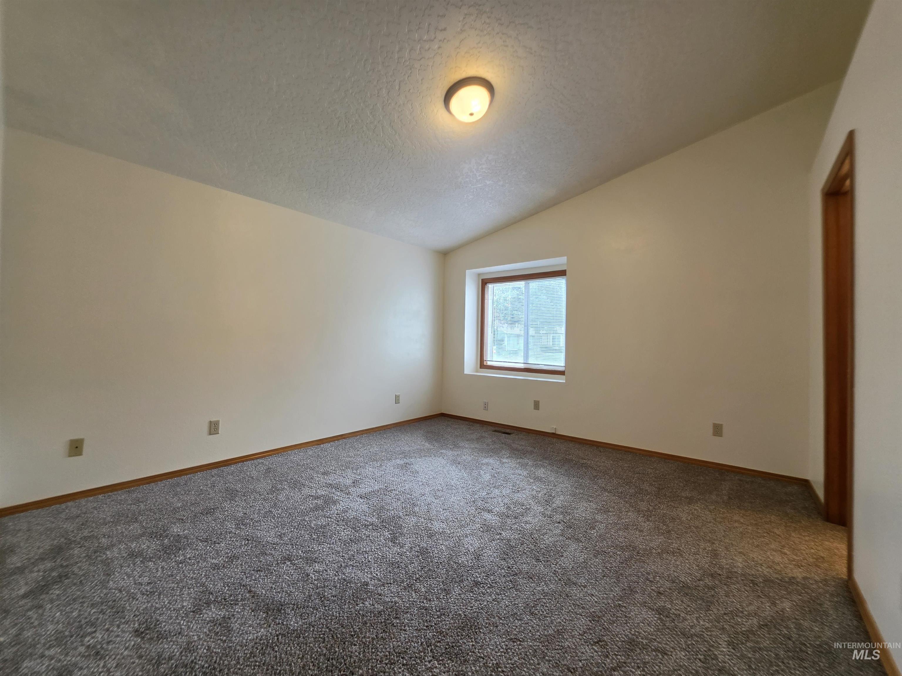206 S Valley Dr. Property Photo 8