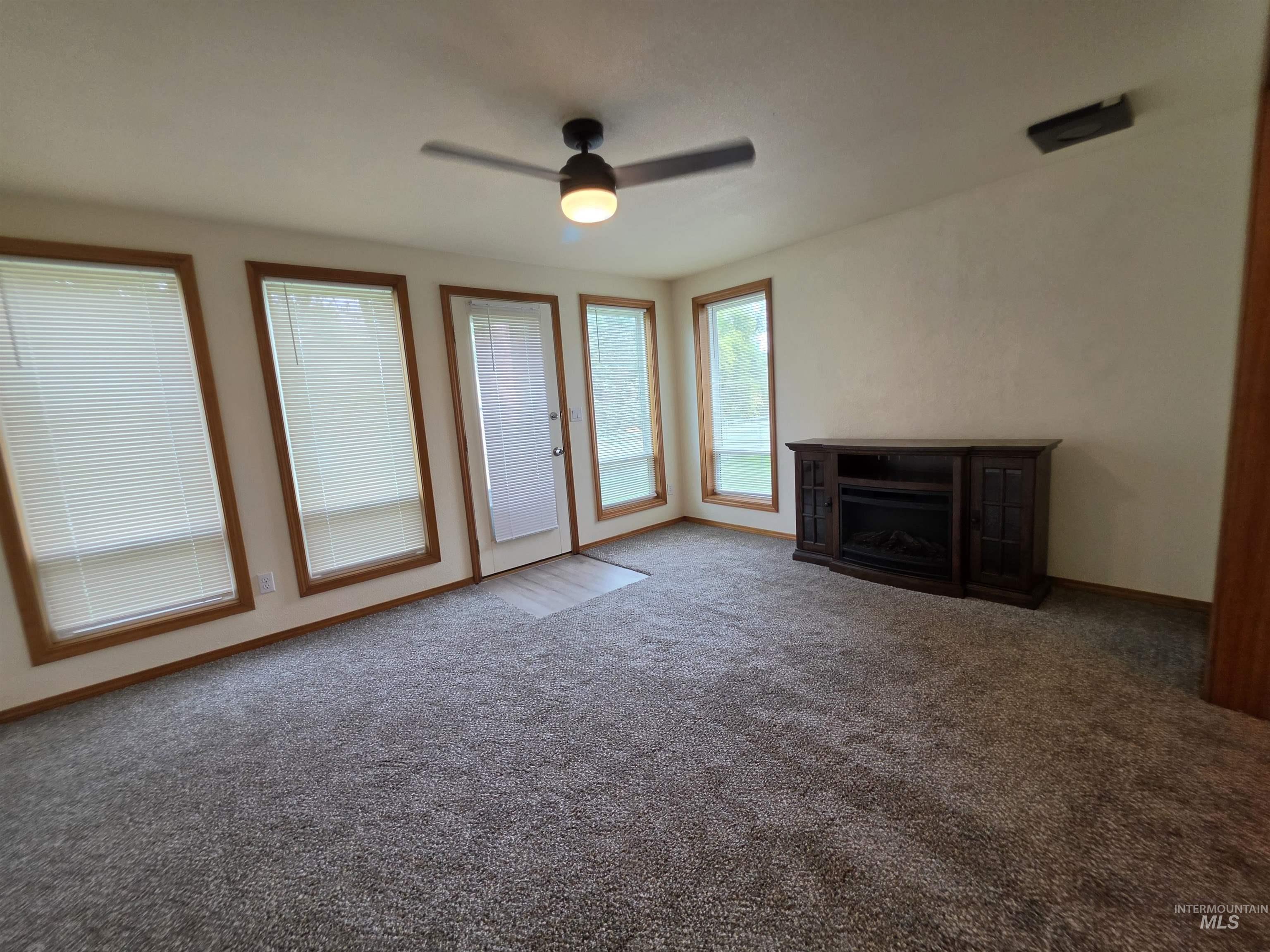 206 S Valley Dr. Property Photo 15