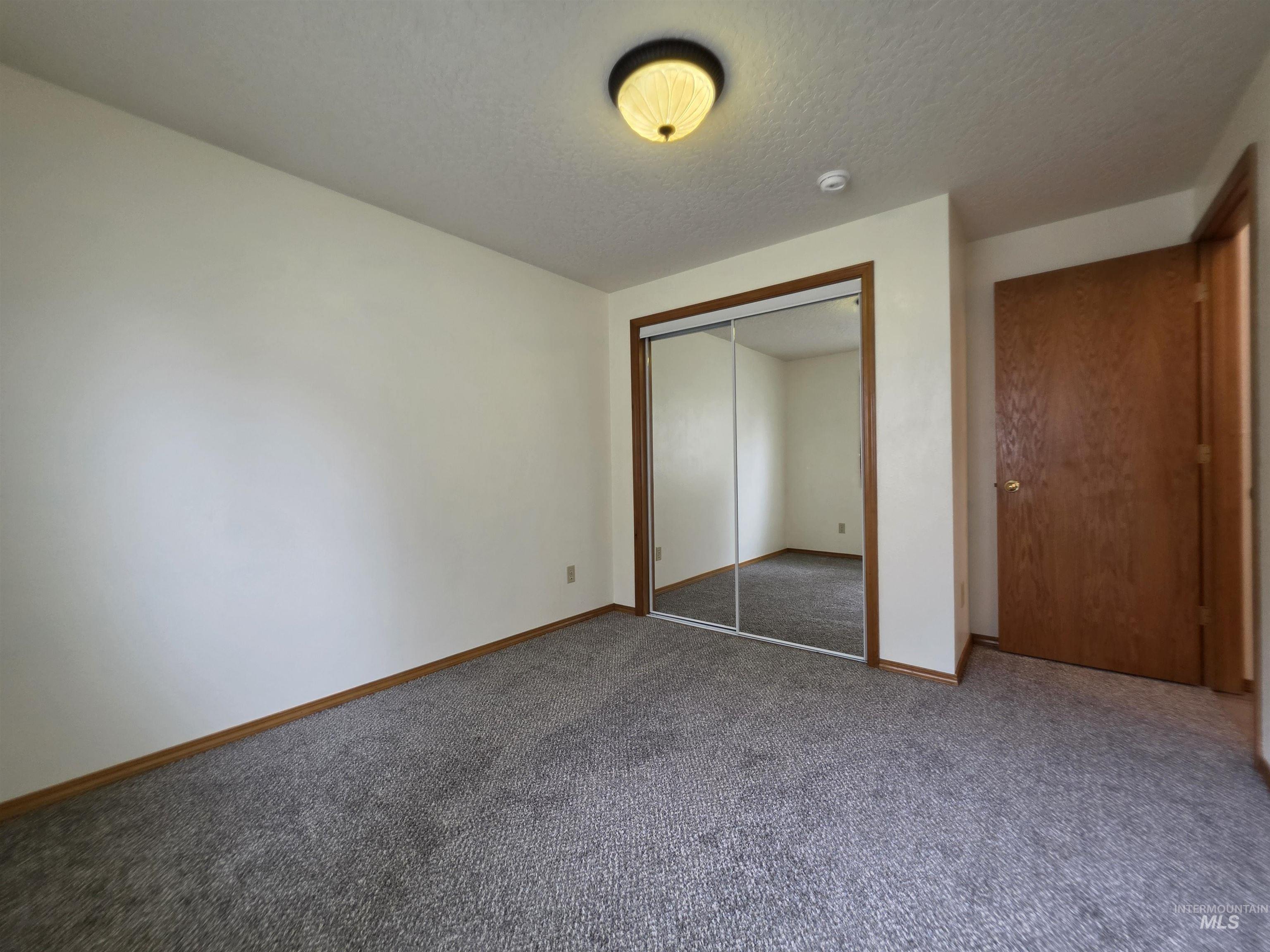 206 S Valley Dr. Property Photo 17