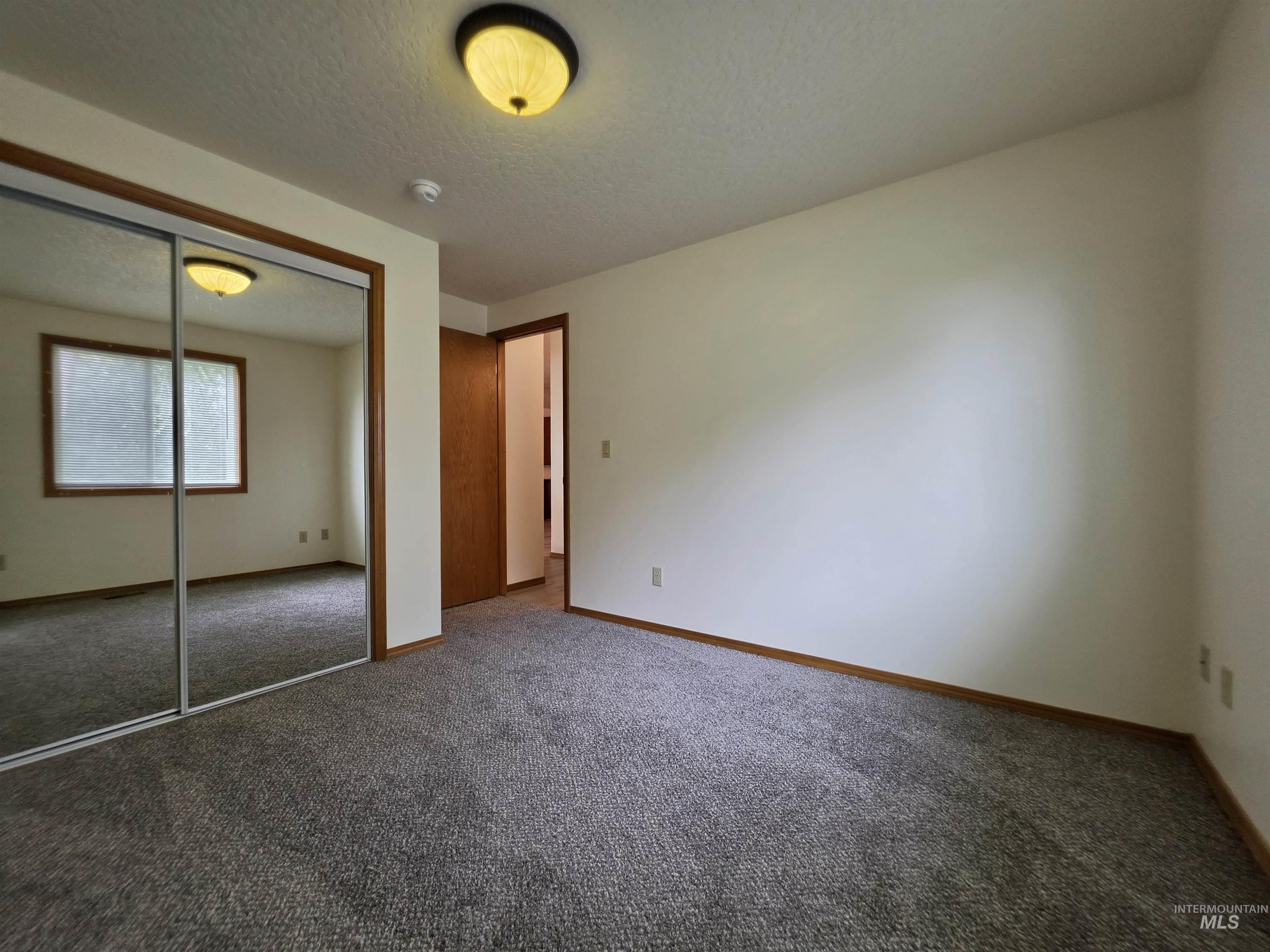 206 S Valley Dr. Property Photo 18