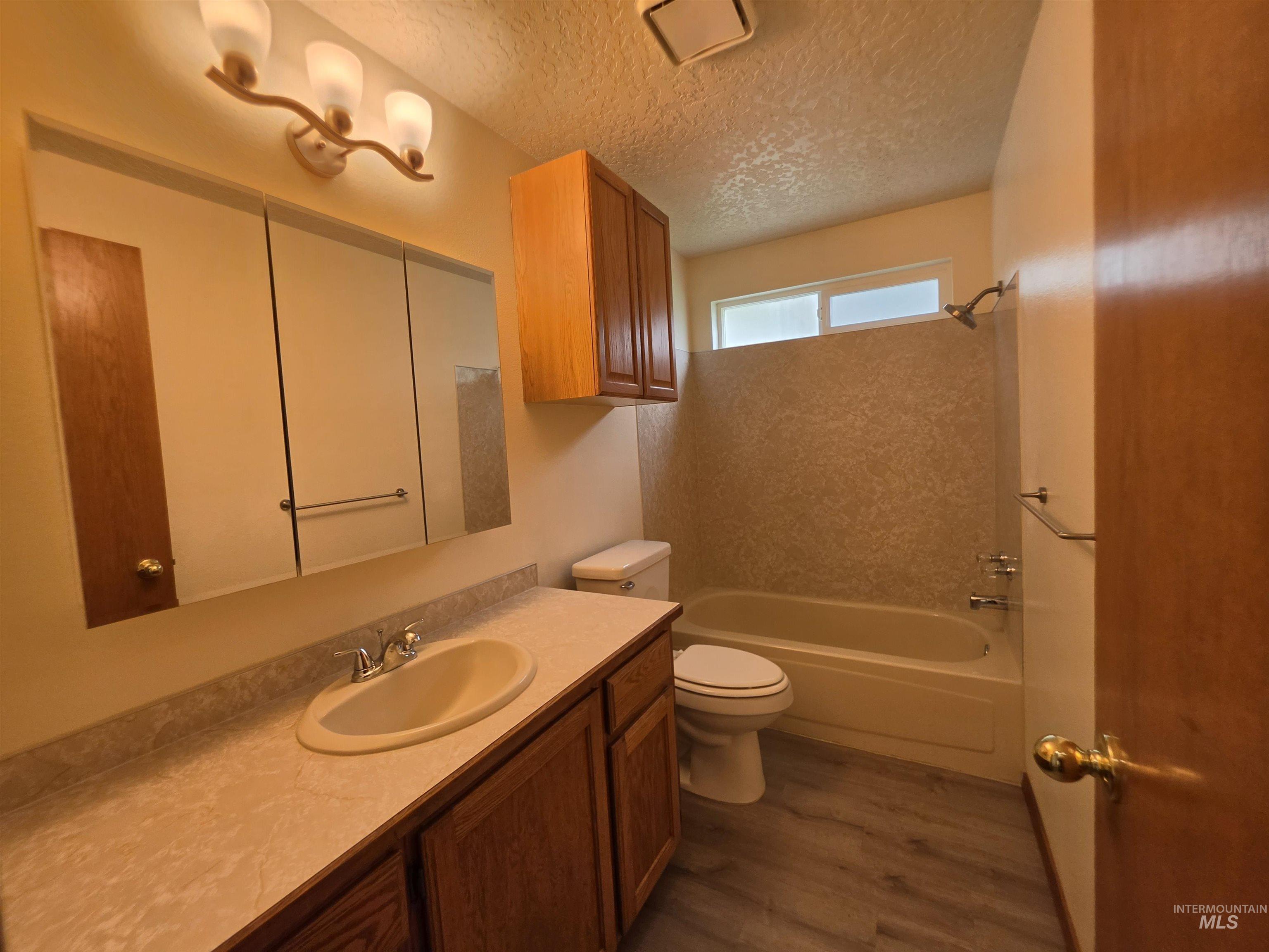 206 S Valley Dr. Property Photo 19