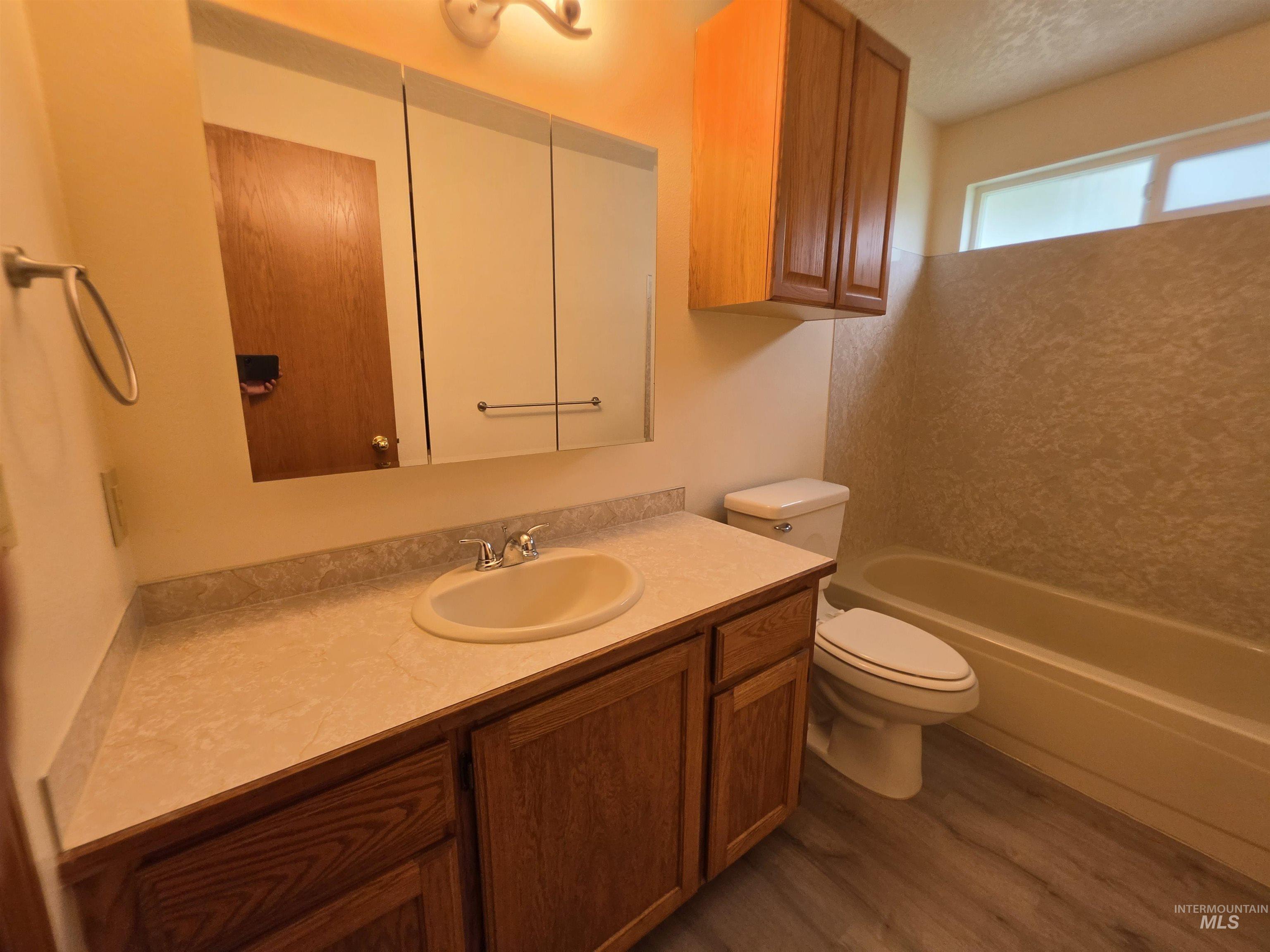 206 S Valley Dr. Property Photo 20