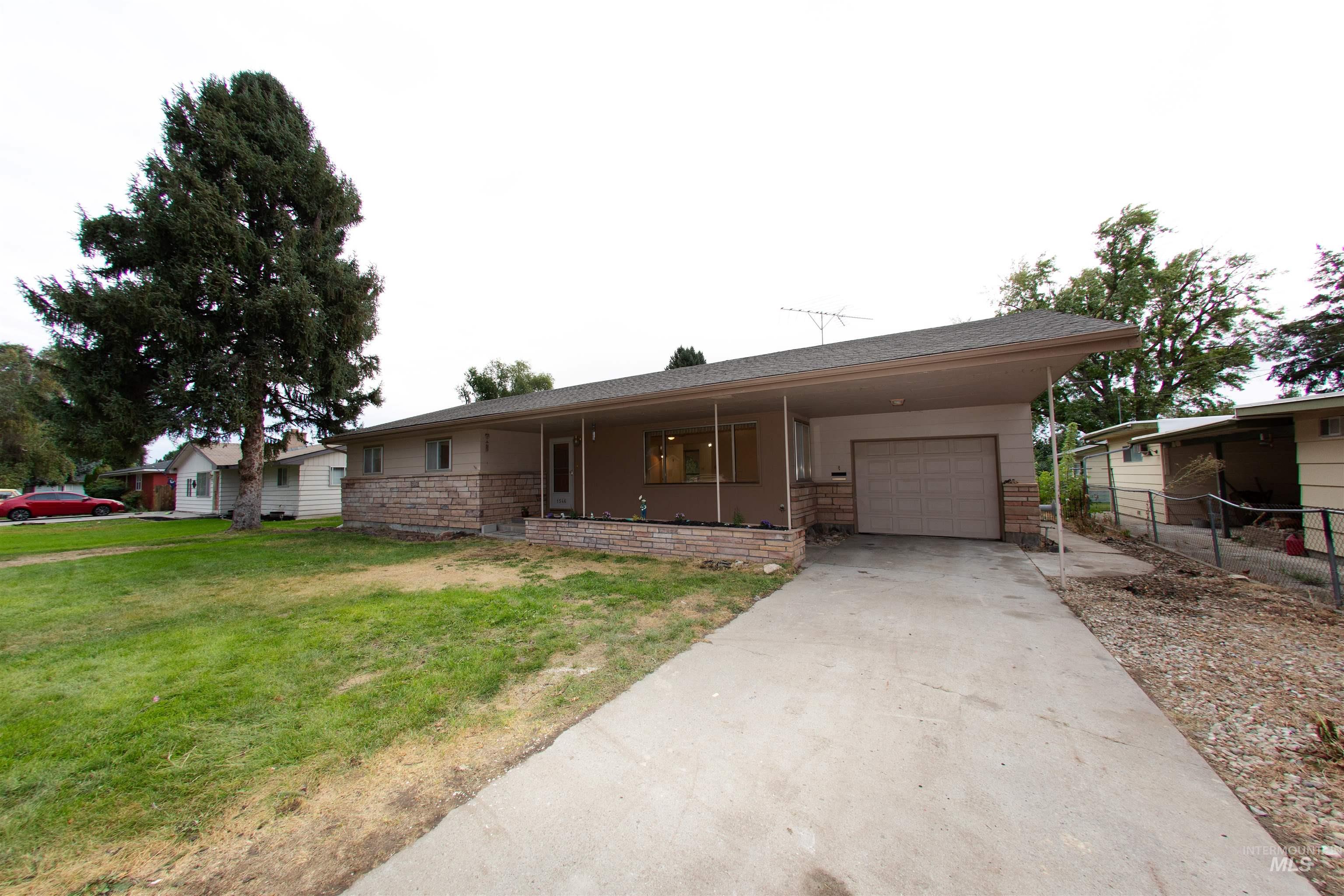 1546 N 4th Street Property Photo 2