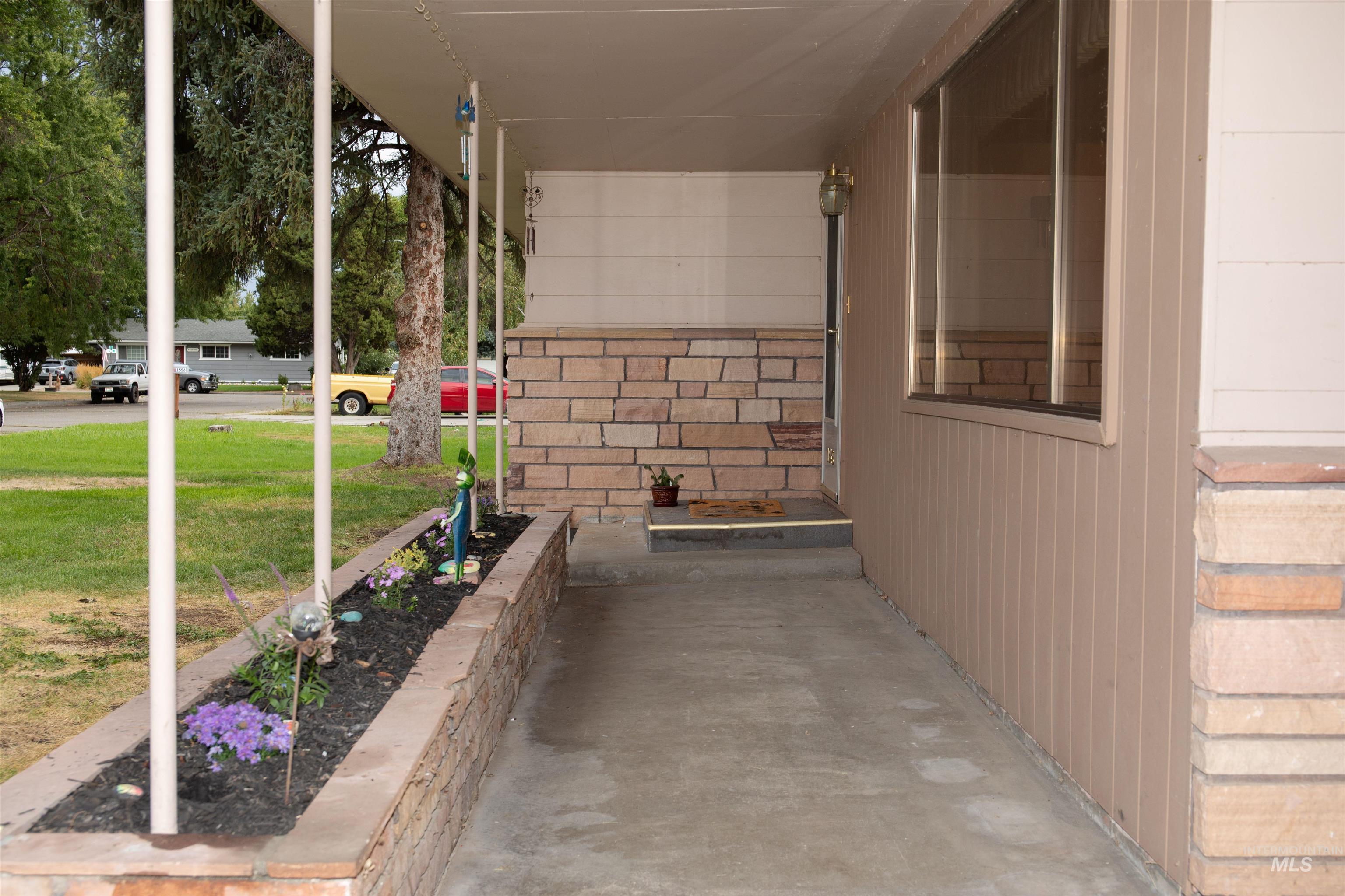 1546 N 4th Street Property Photo 3