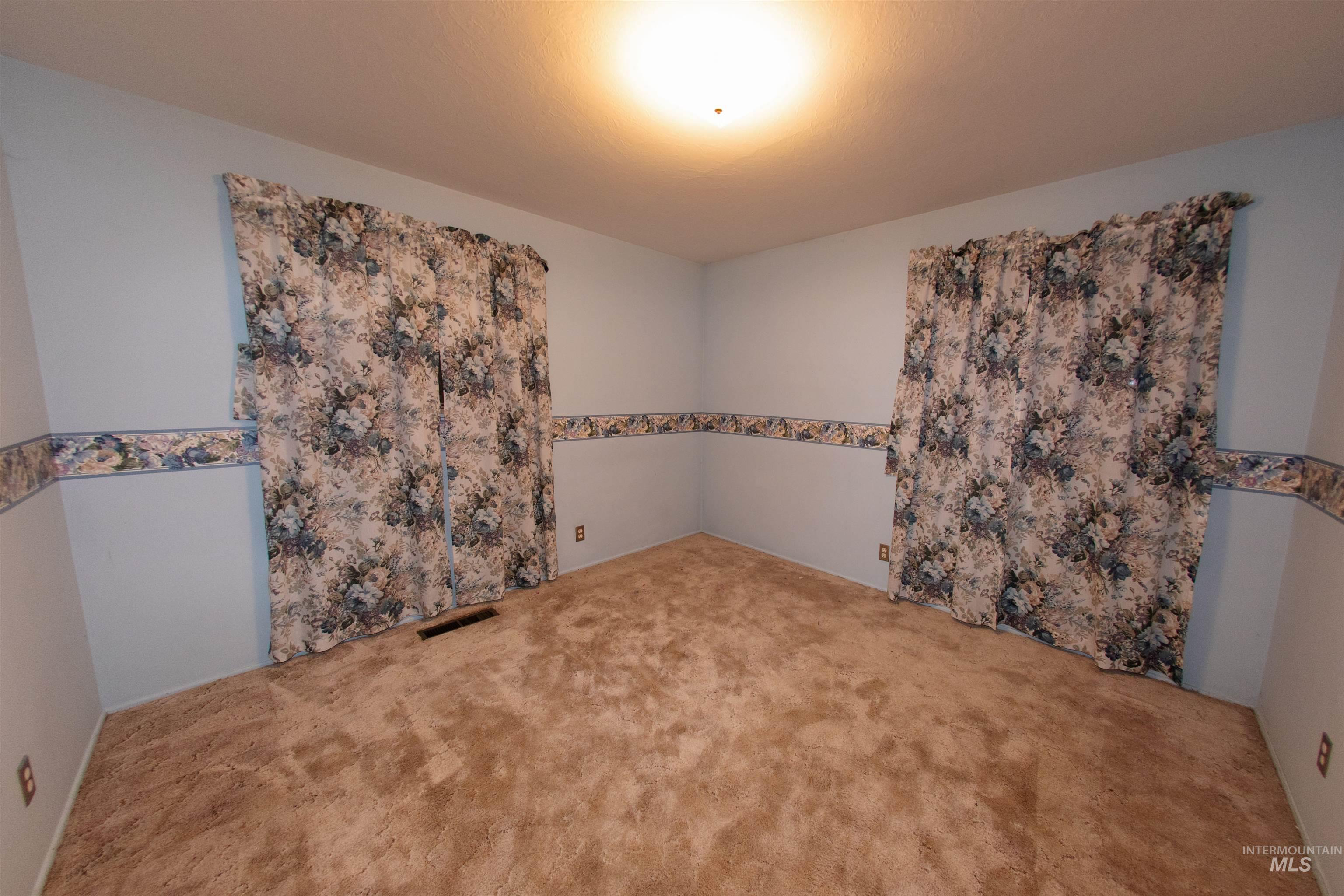 1546 N 4th Street Property Photo 11