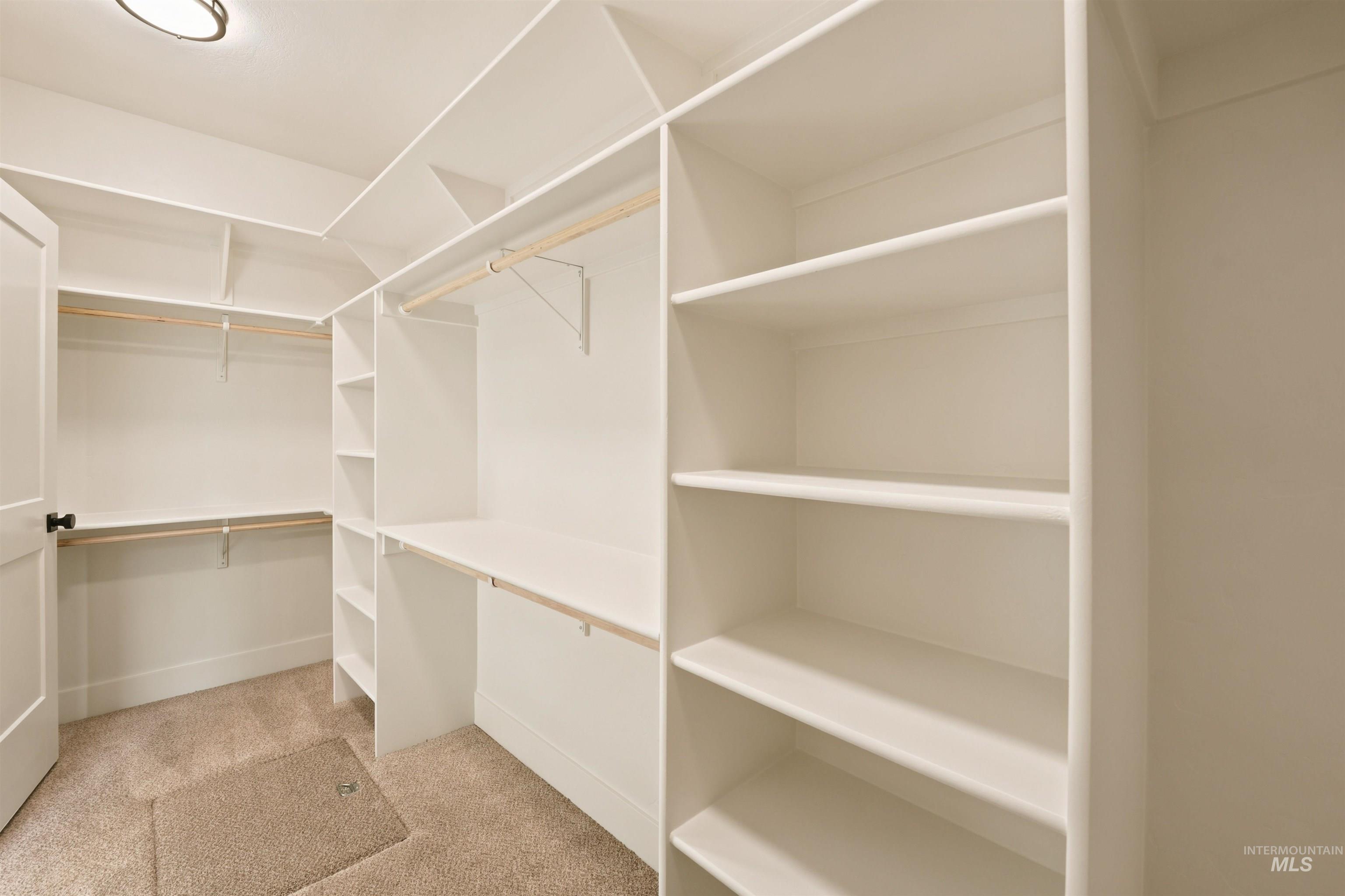 3683 S Kingsland Way Property Photo 27