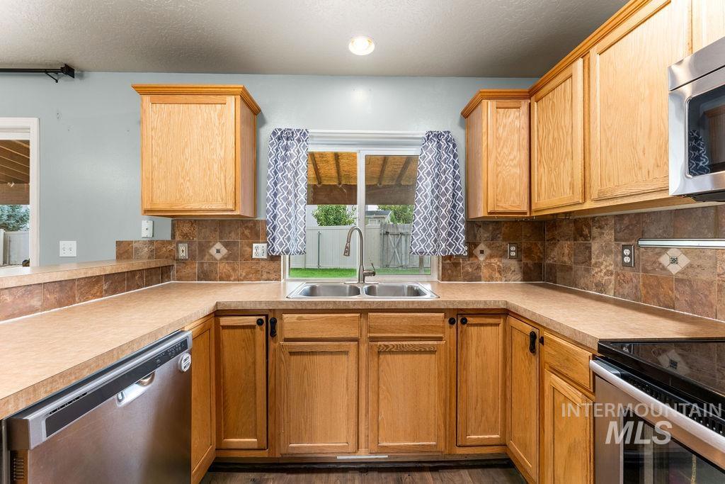 3936 E Clear Springs Dr Property Photo 15