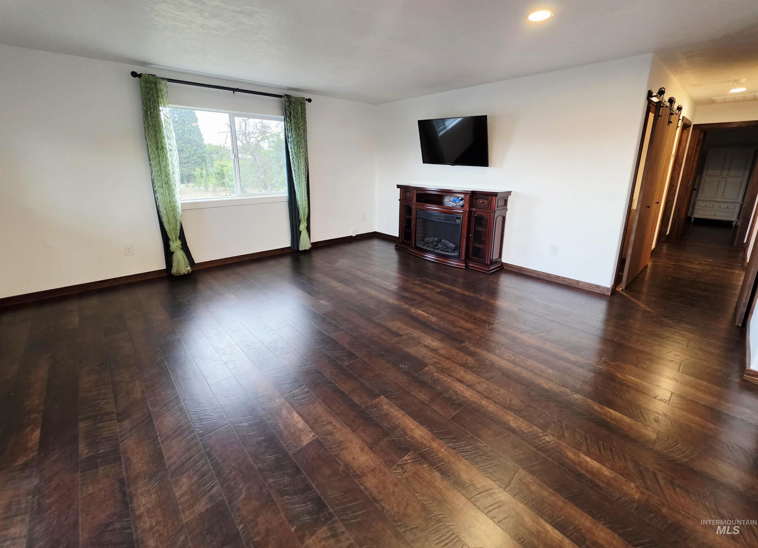 1330 Birch Ave Property Photo 7