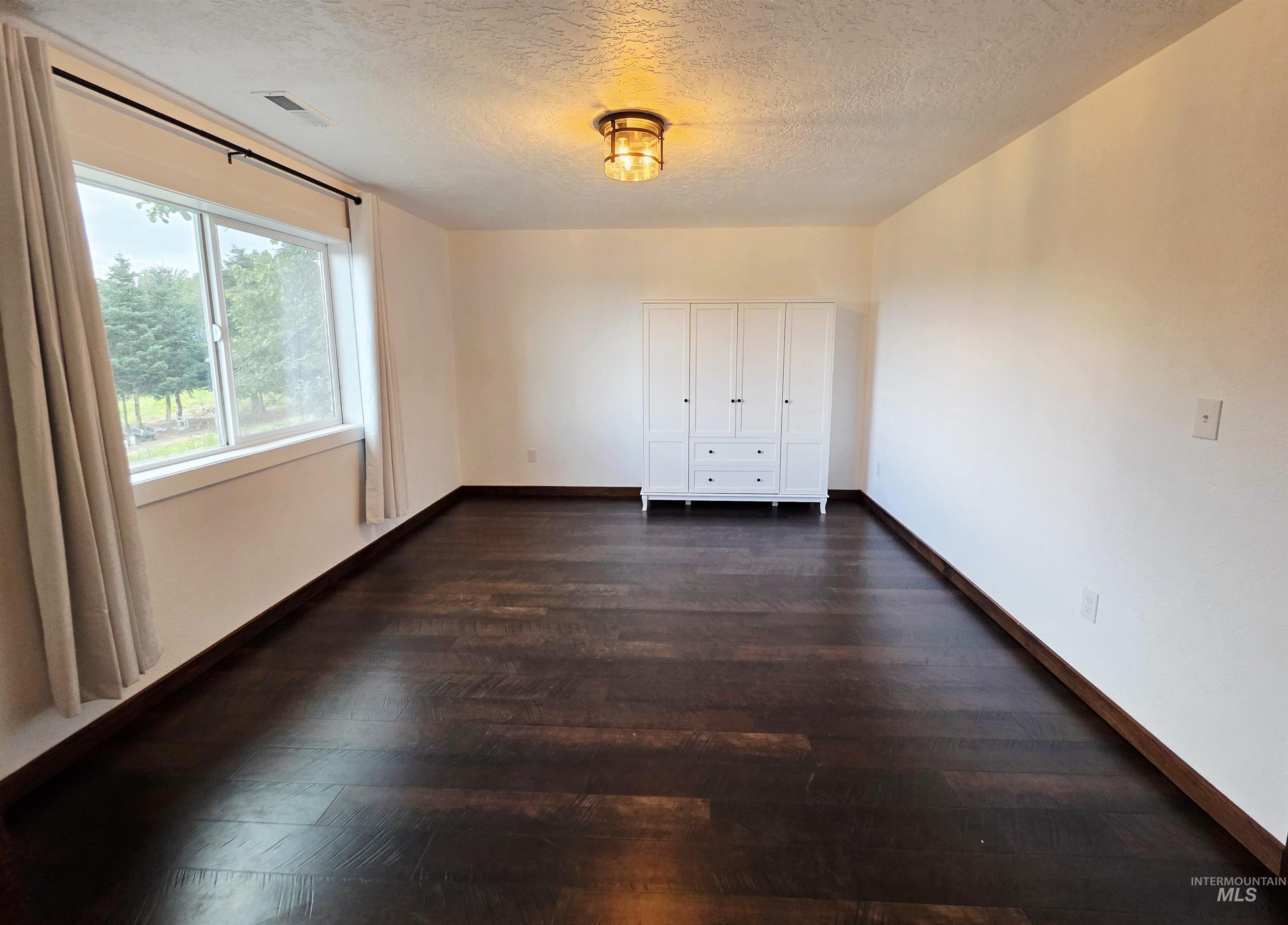1330 Birch Ave Property Photo 12