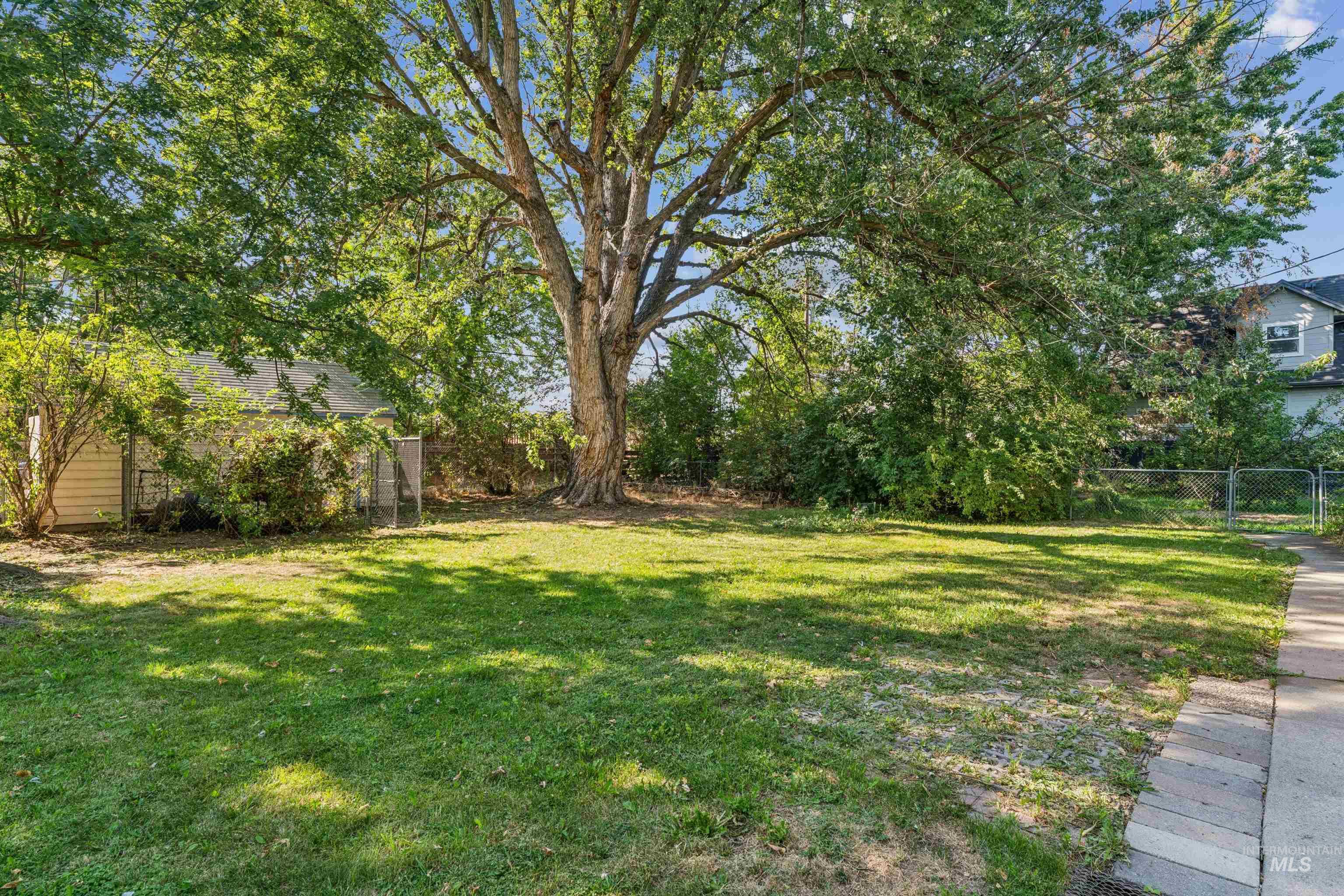 1629 S Pacific St Property Photo 38