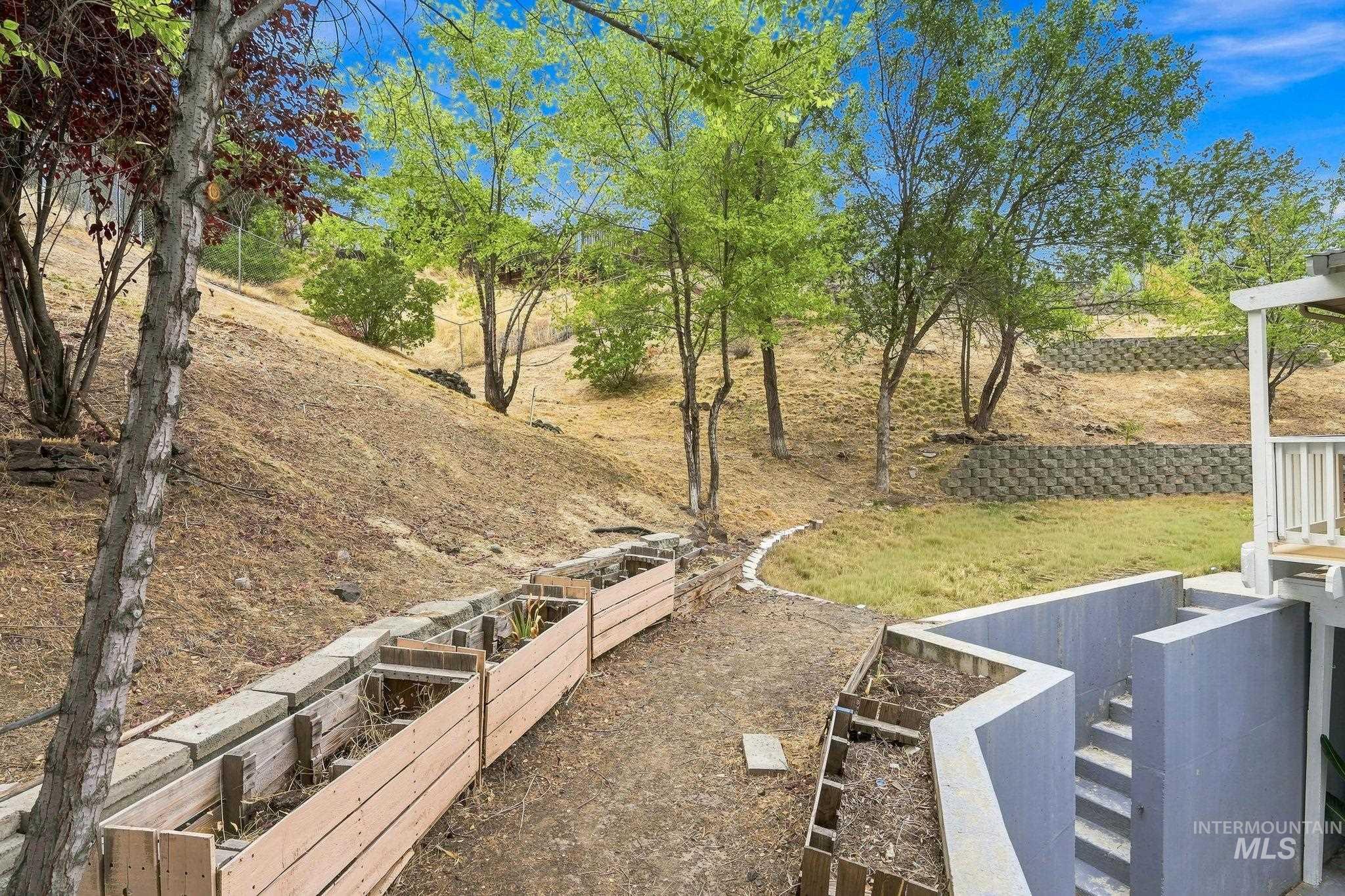 2442 W Hill Rd Property Photo 43