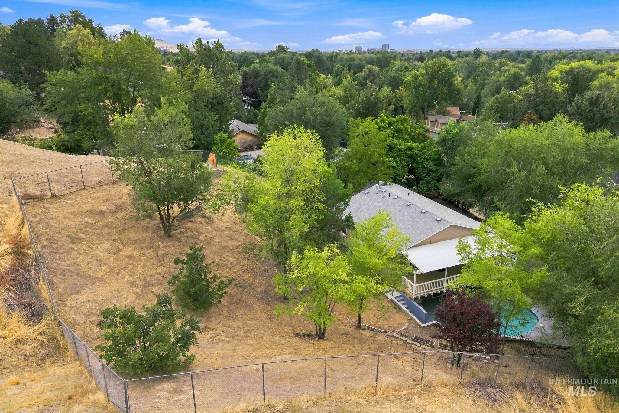 2442 W Hill Rd Property Photo 44