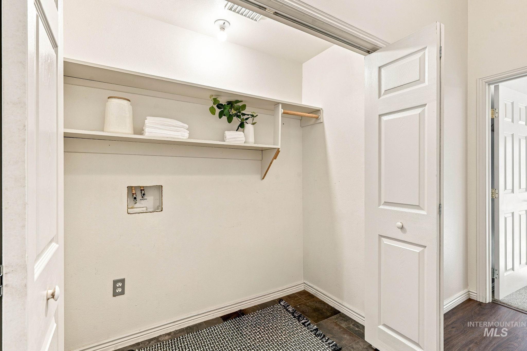 2442 W Hill Rd Property Photo 46