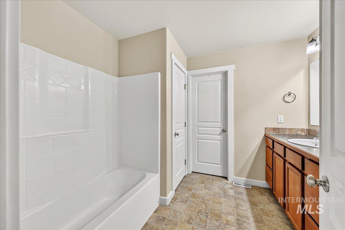 6579 S Warwickshire Ave Property Photo 11