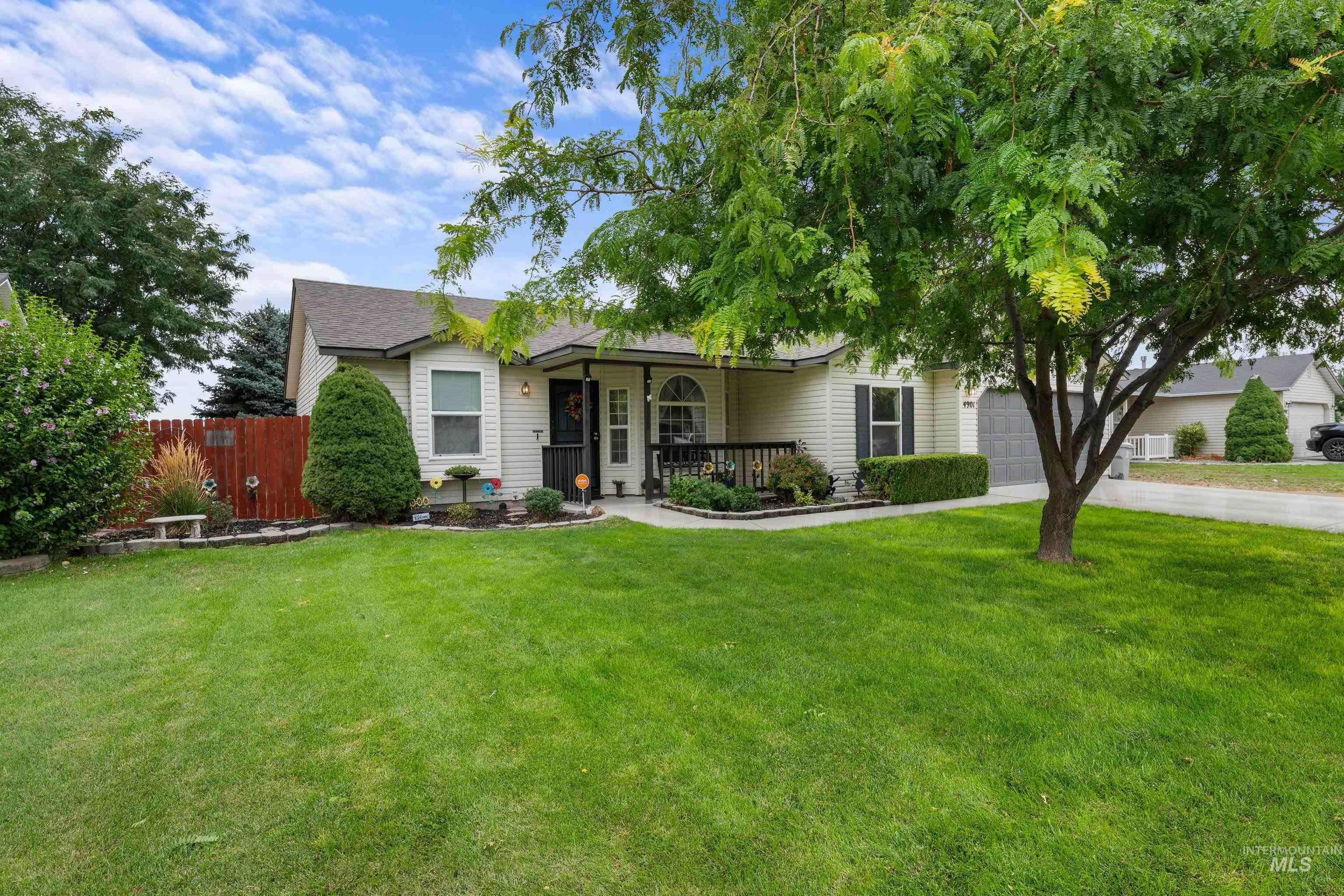 4901 Oxbow Ave Property Photo 1