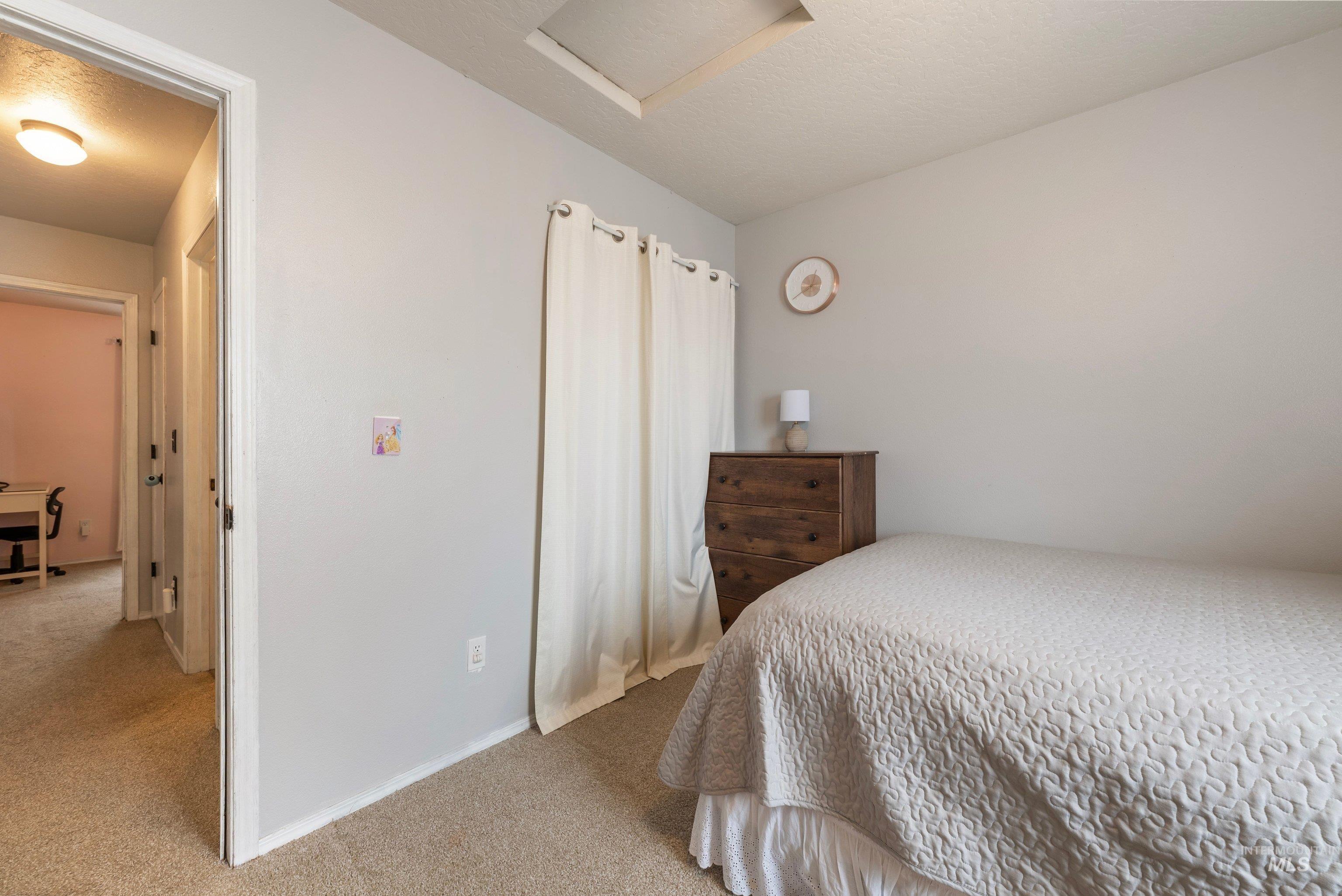 4901 Oxbow Ave Property Photo 20