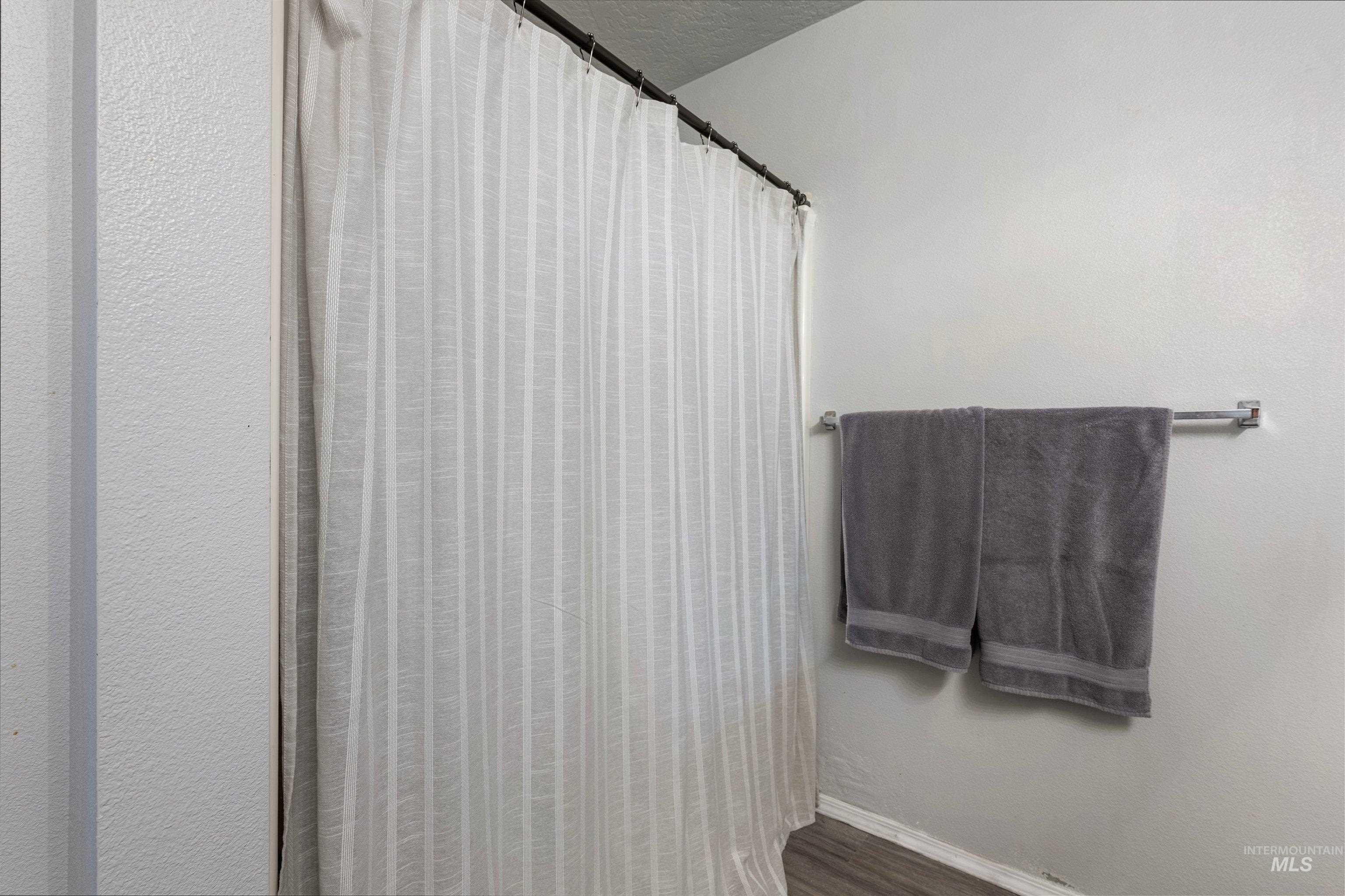 4901 Oxbow Ave Property Photo 24