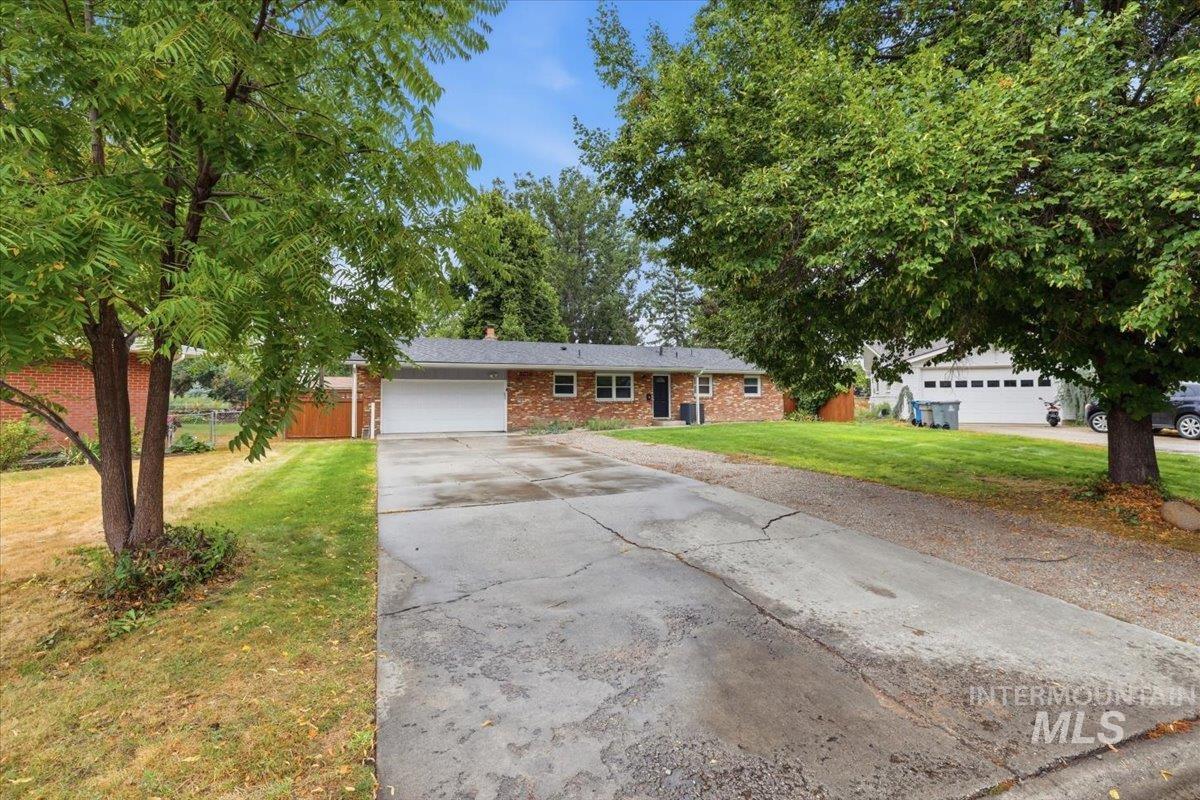 6010 W Poplar Drive Property Photo 3