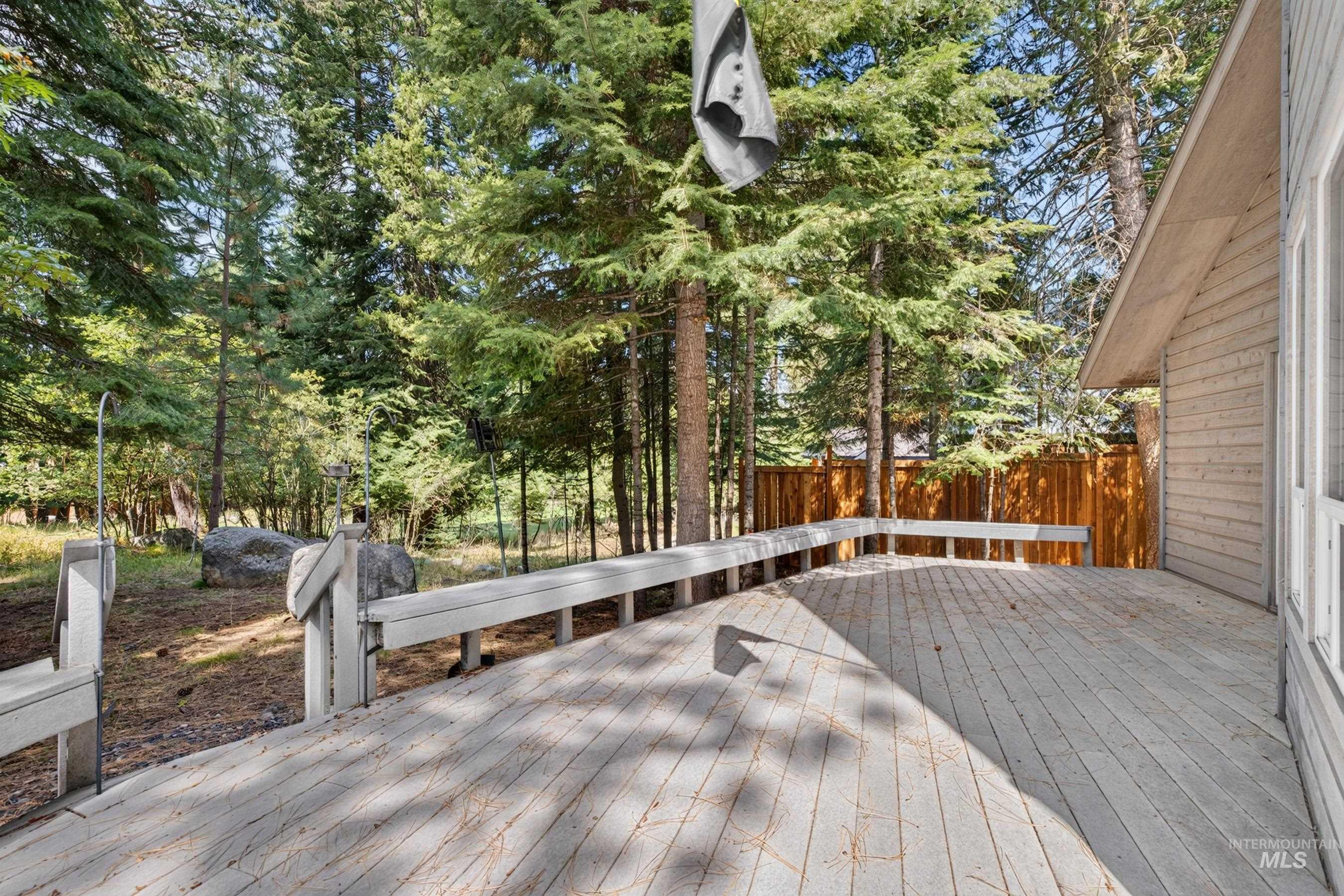 918 Fairway Drive Property Photo 3