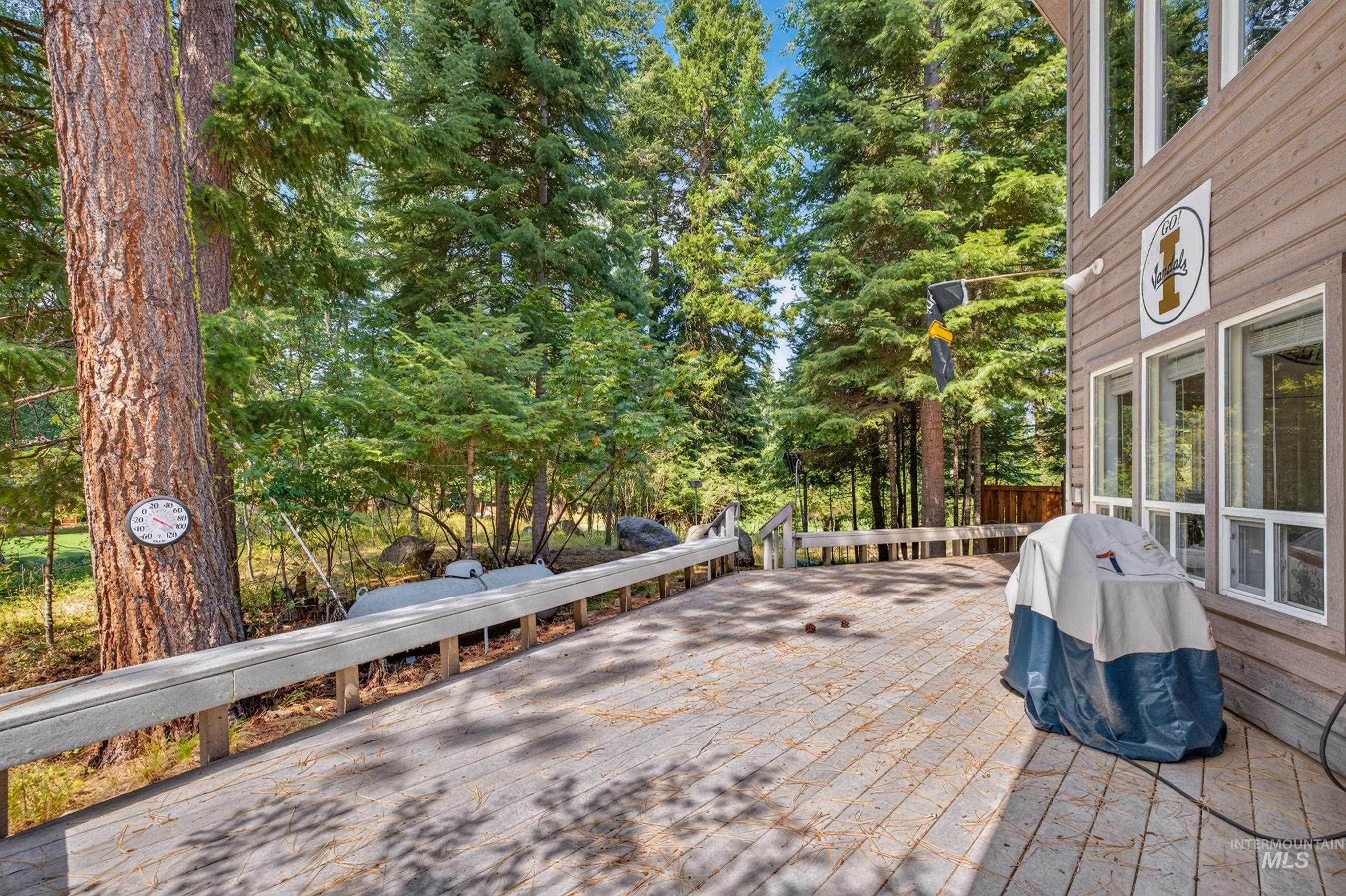 918 Fairway Drive Property Photo 4