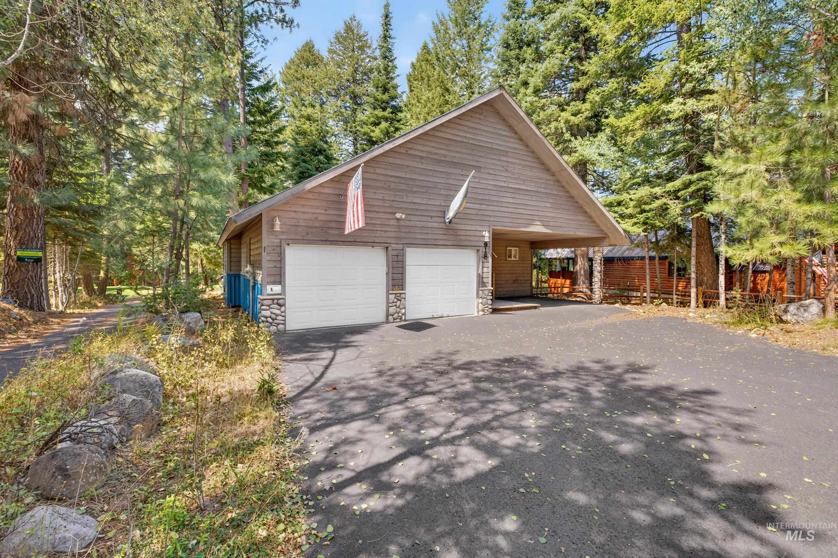 918 Fairway Drive Property Photo 6