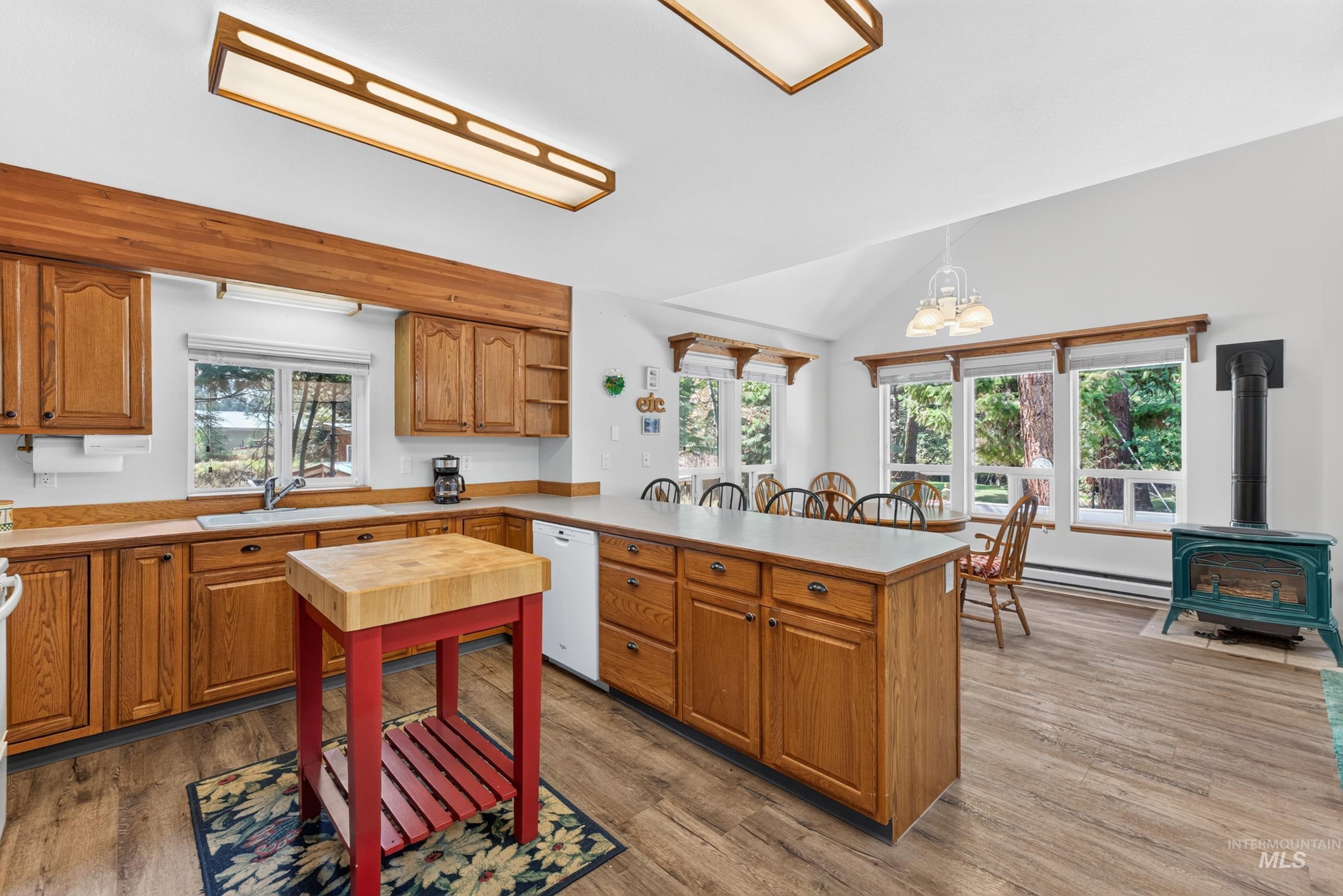 918 Fairway Drive Property Photo 14