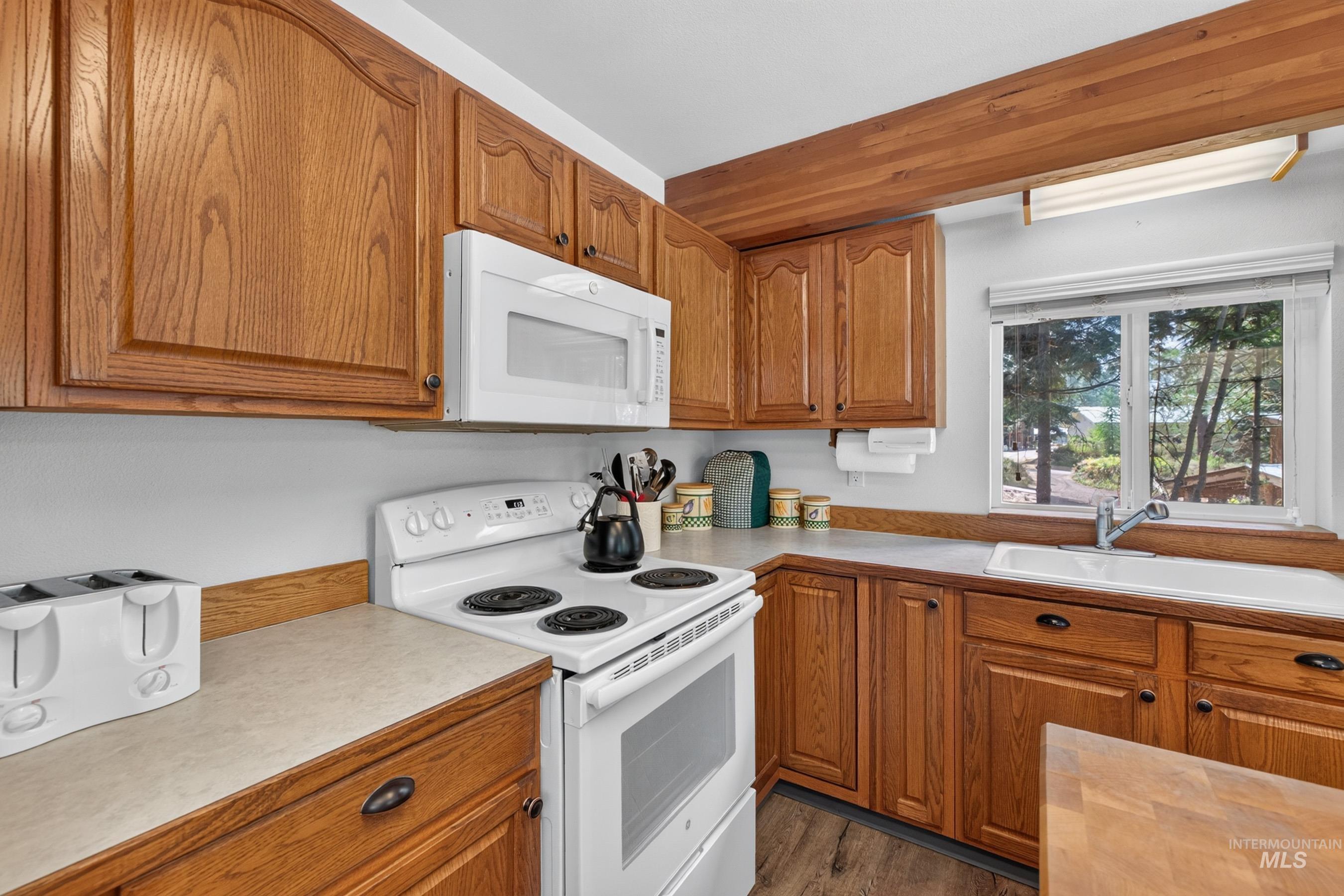918 Fairway Drive Property Photo 16