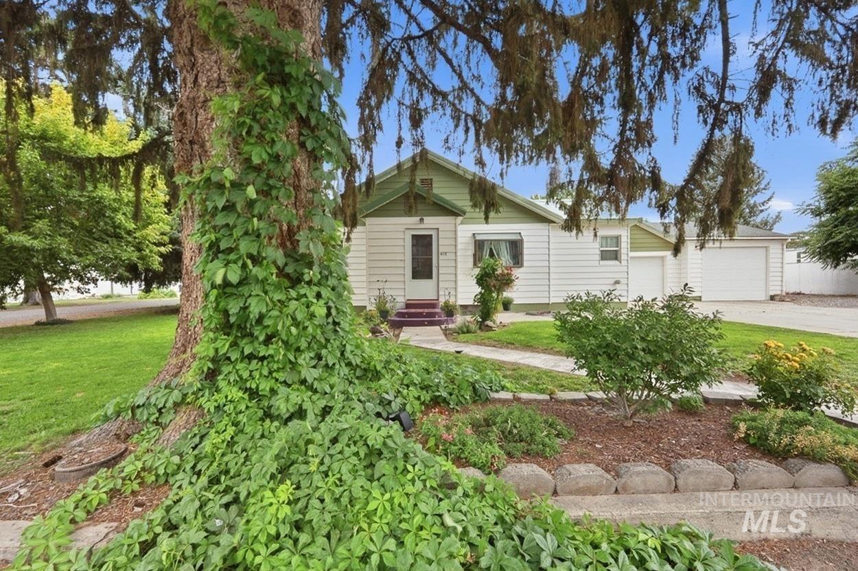 418 E Ave B Property Photo 28