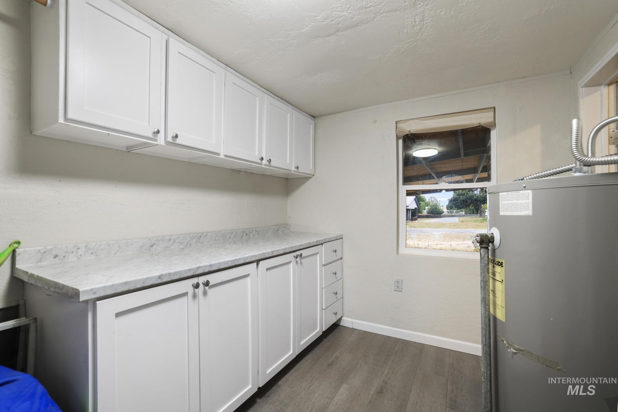 230 2nd St Property Photo 13