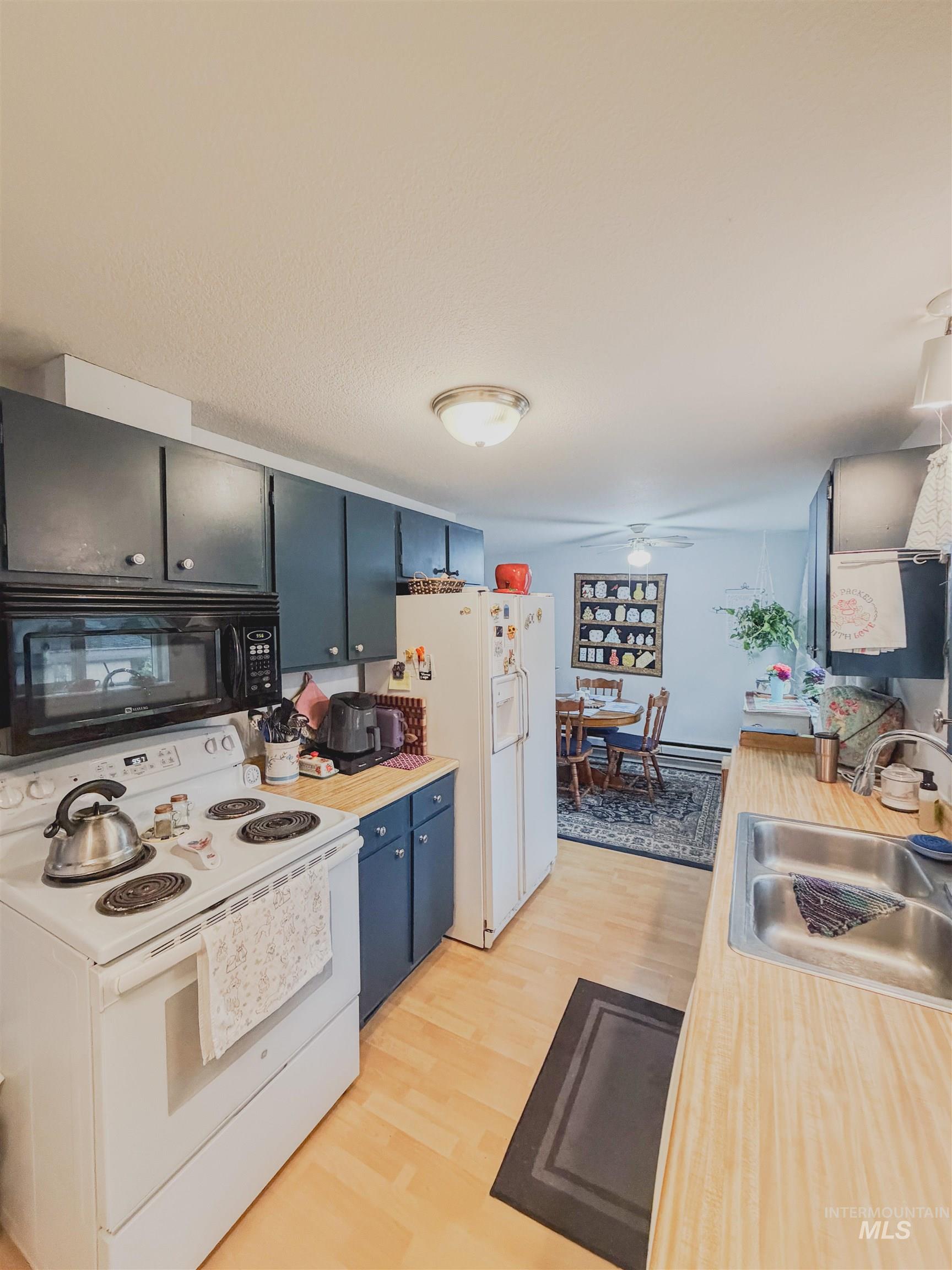 12779 Hartford Property Photo 5