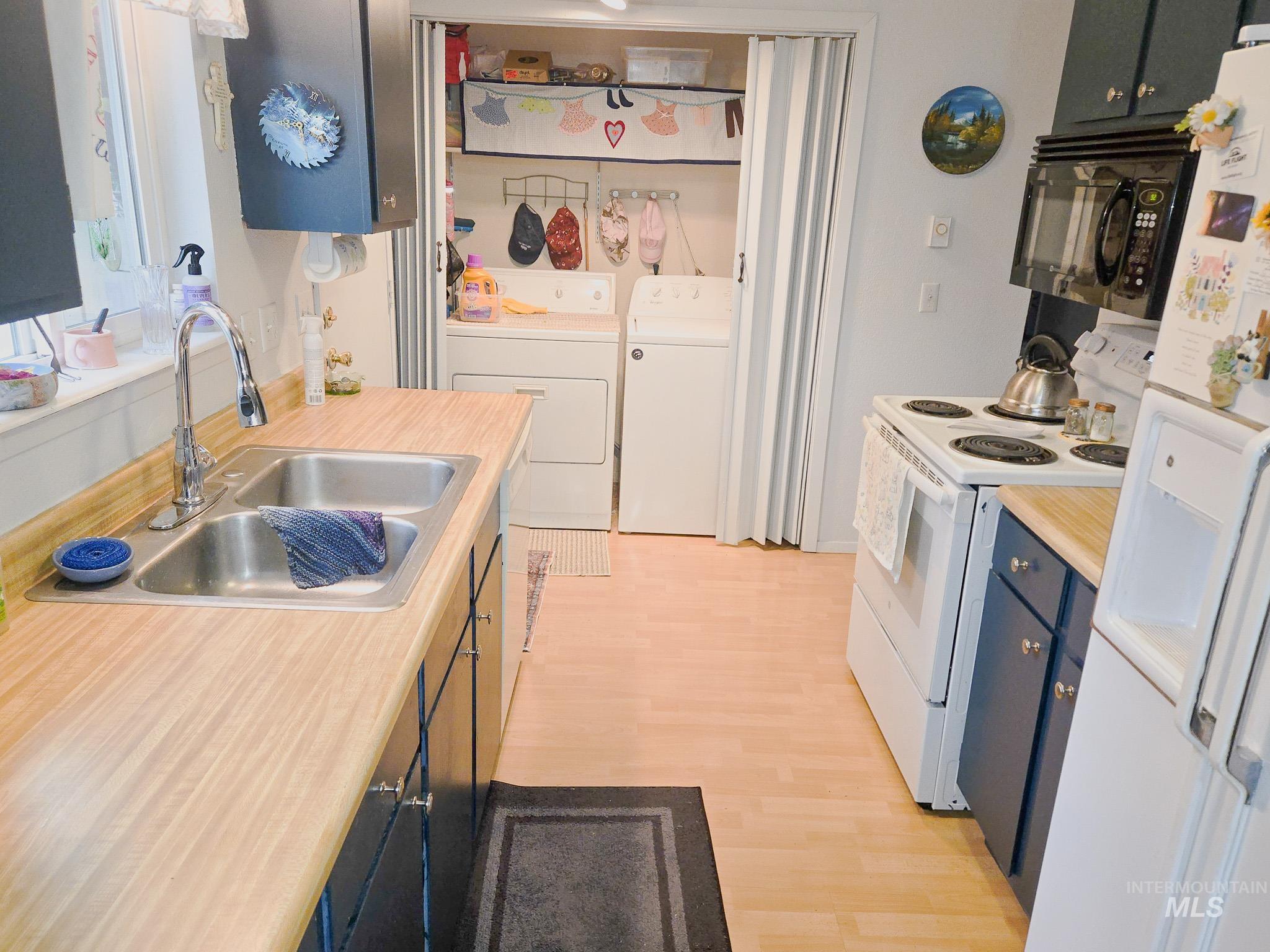 12779 Hartford Property Photo 6