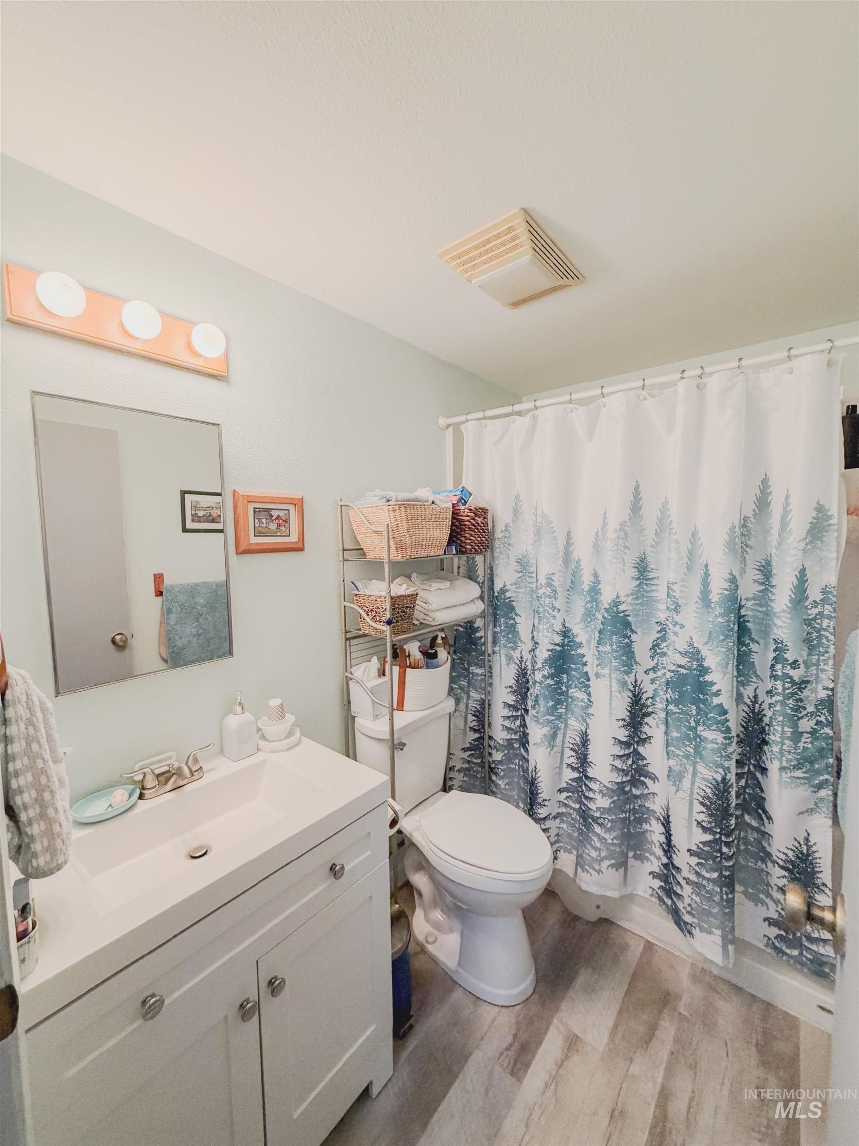 12779 Hartford Property Photo 10
