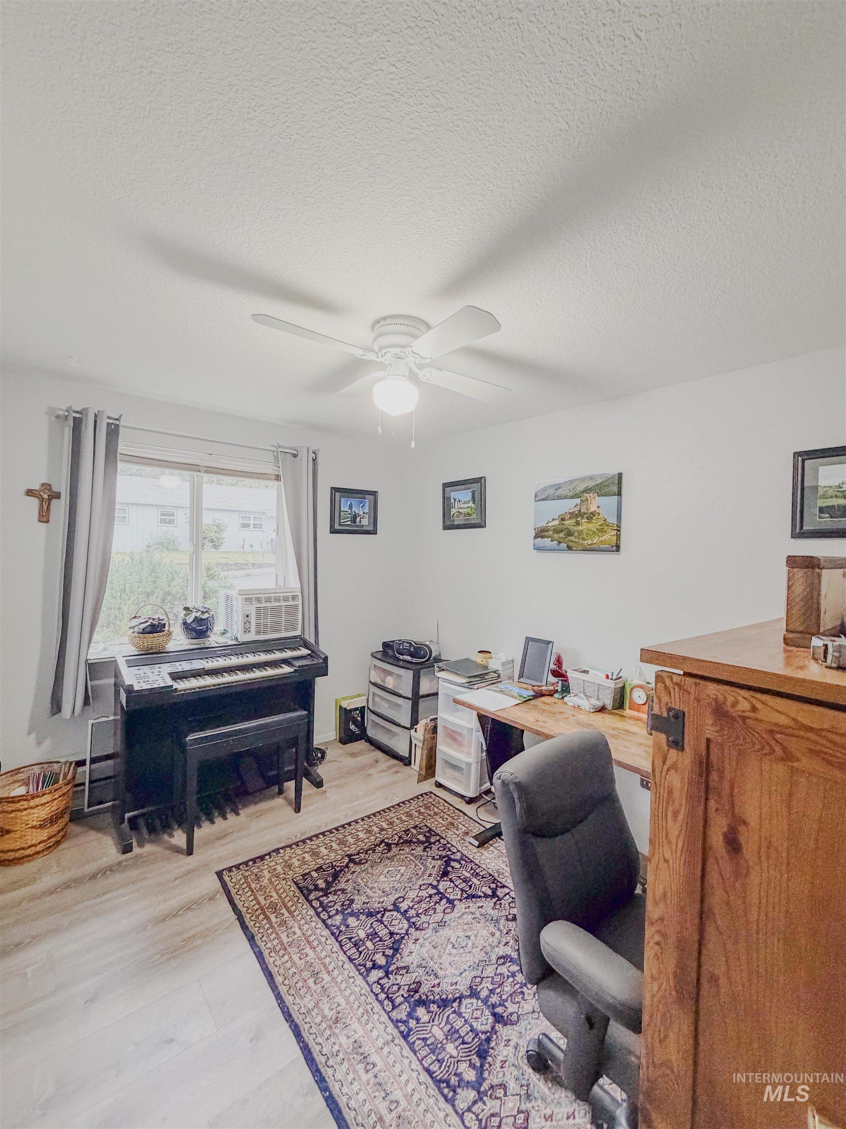 12779 Hartford Property Photo 14
