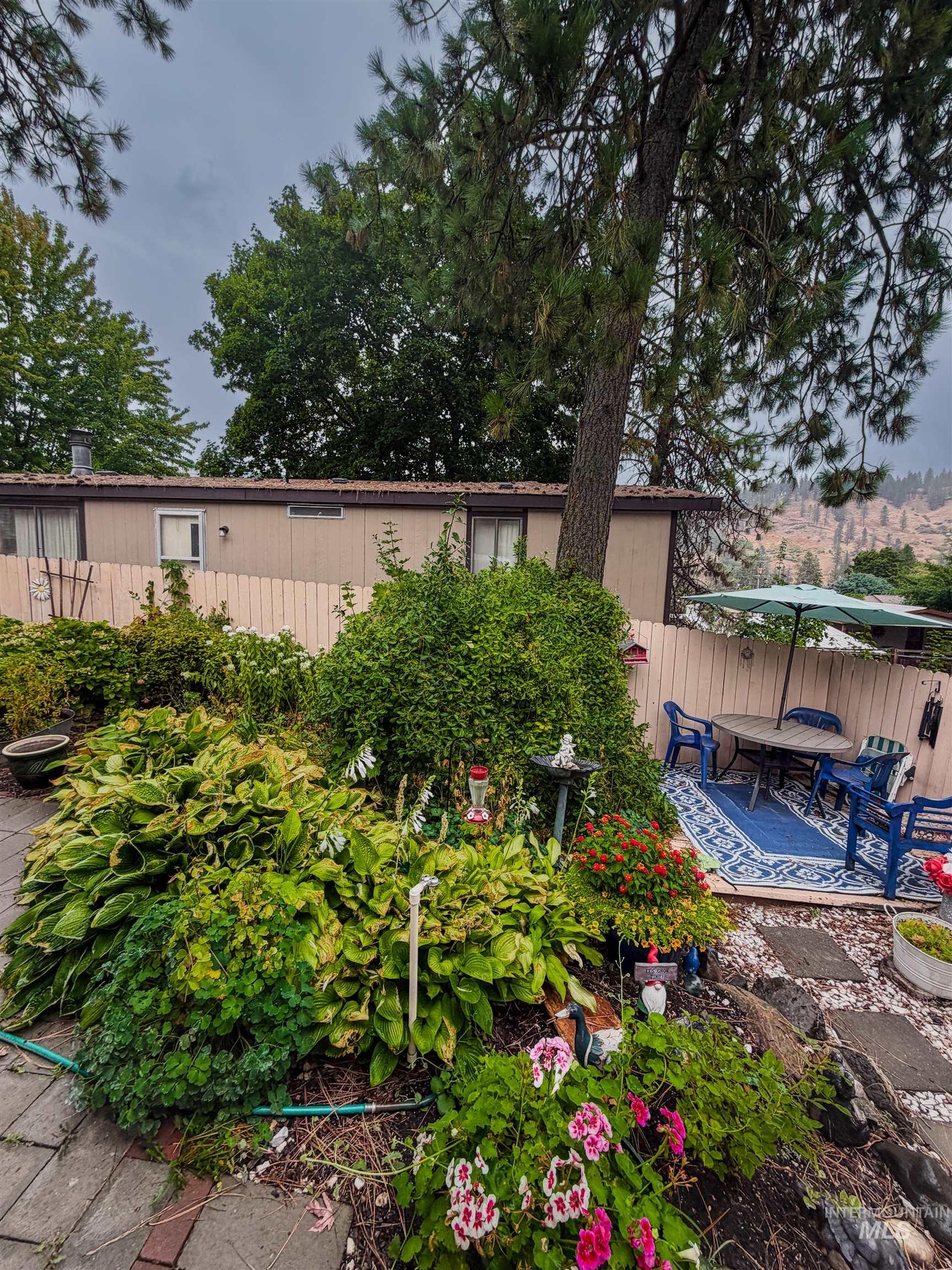 12779 Hartford Property Photo 18