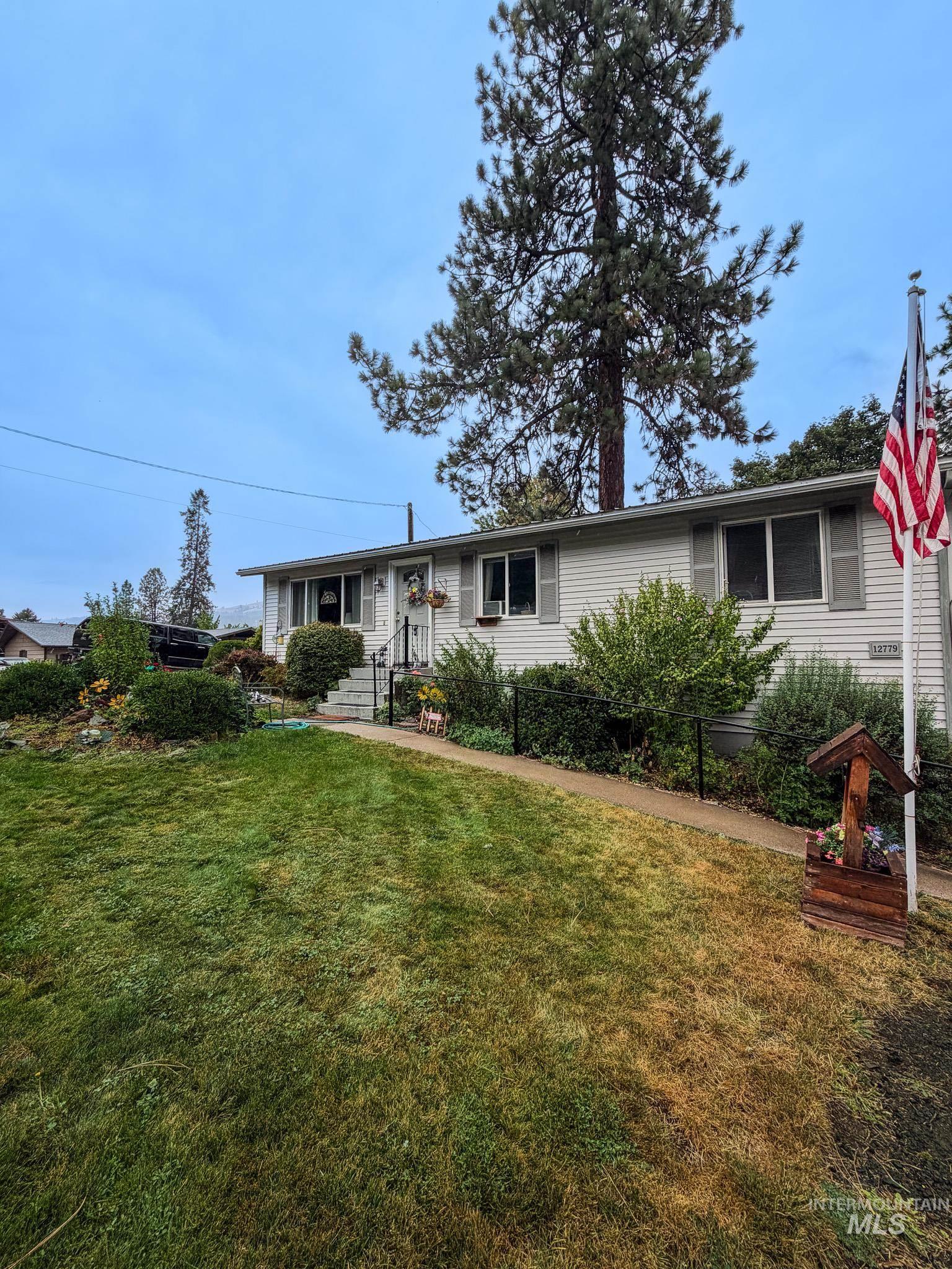 12779 Hartford Property Photo 20