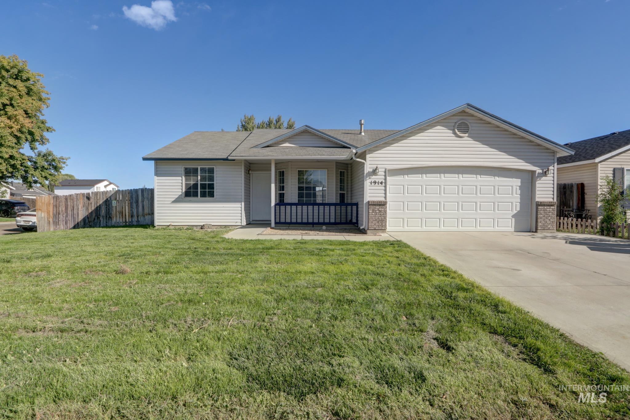 1914 W Curlew Property Photo 1