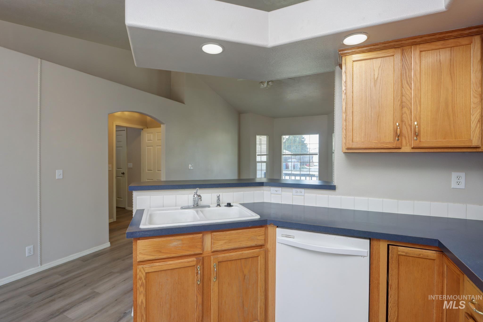 1914 W Curlew Property Photo 11