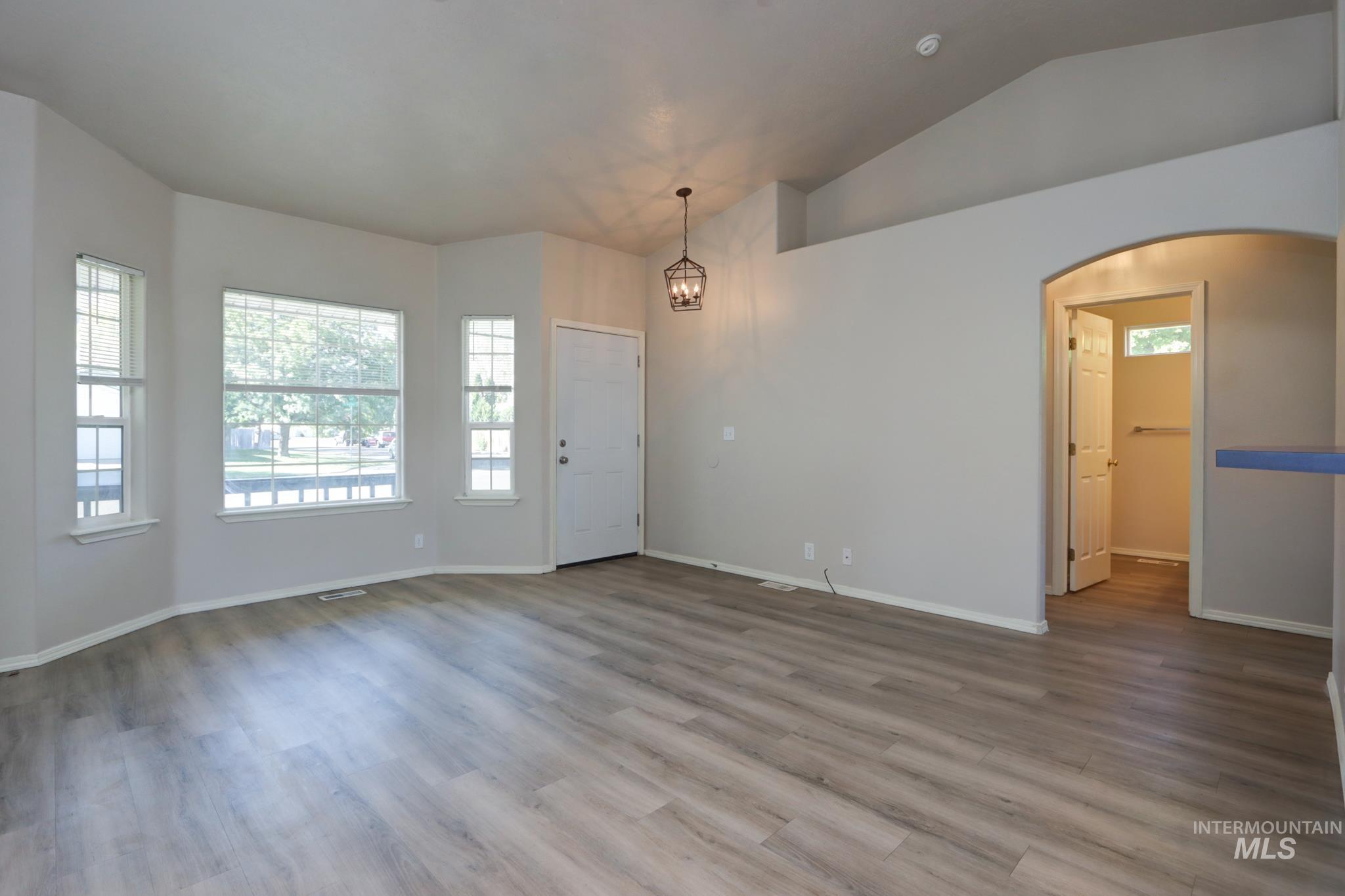 1914 W Curlew Property Photo 20