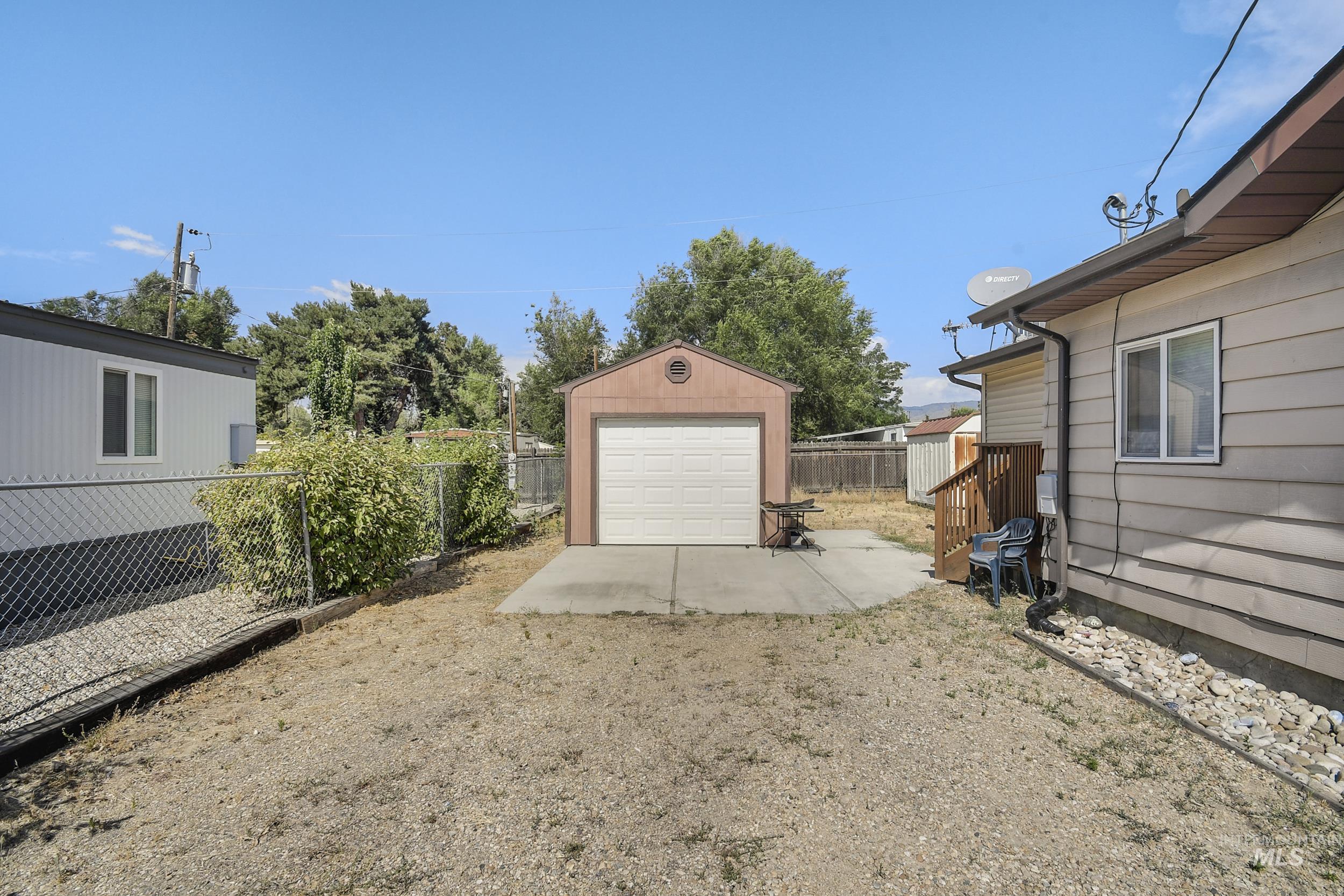 4382 N Adams St Property Photo 2