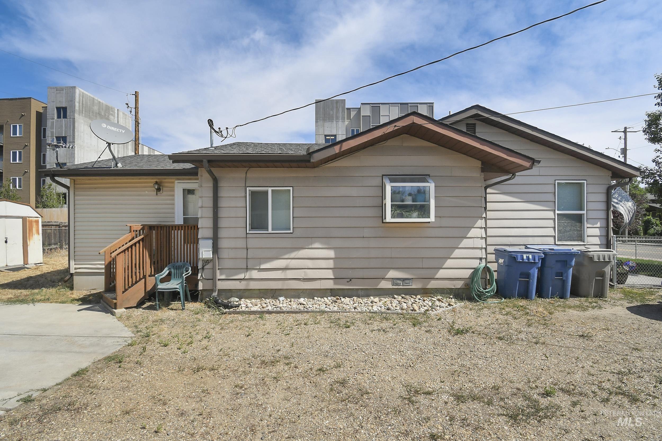4382 N Adams St Property Photo 3