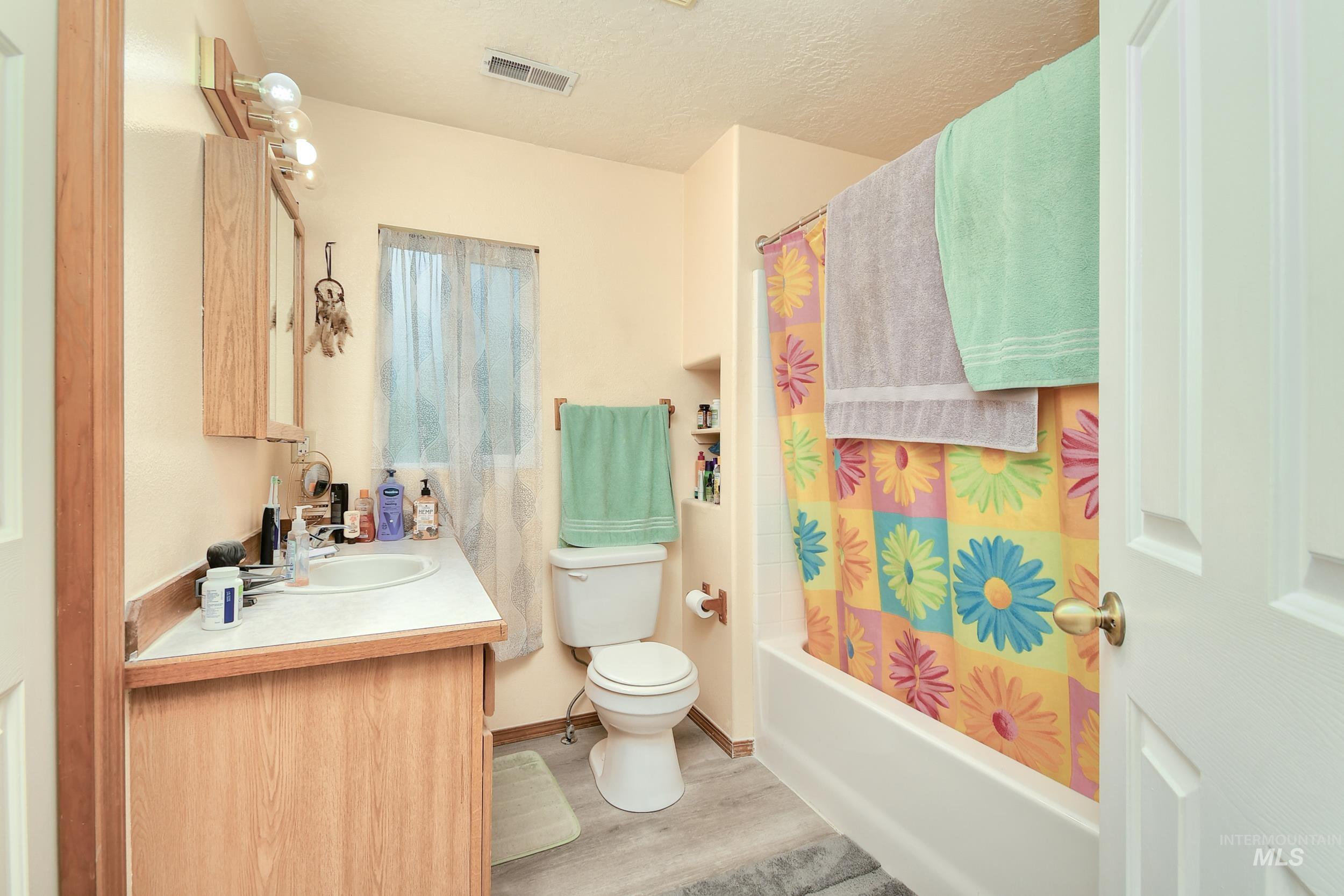 4382 N Adams St Property Photo 6