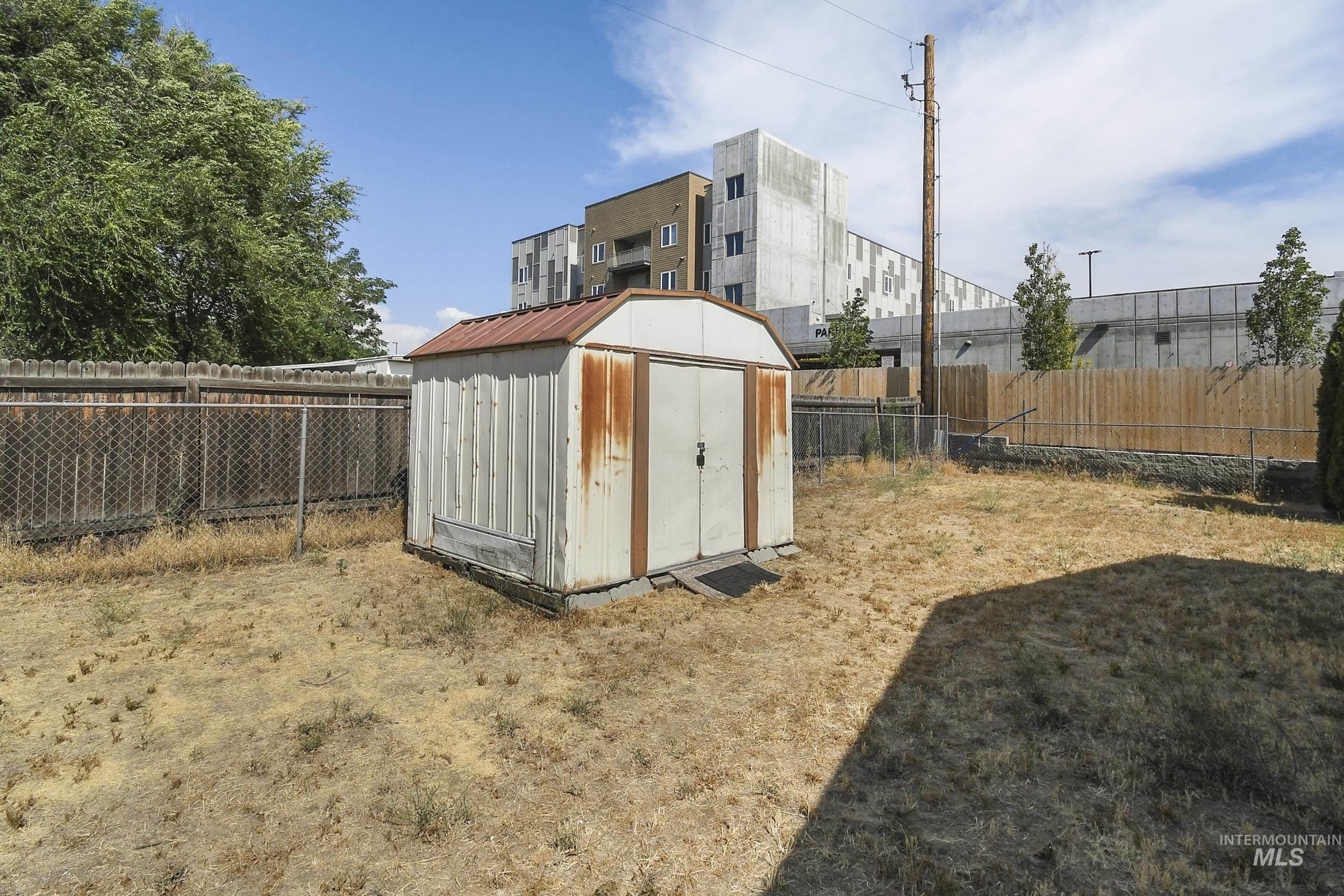 4382 N Adams St Property Photo 20