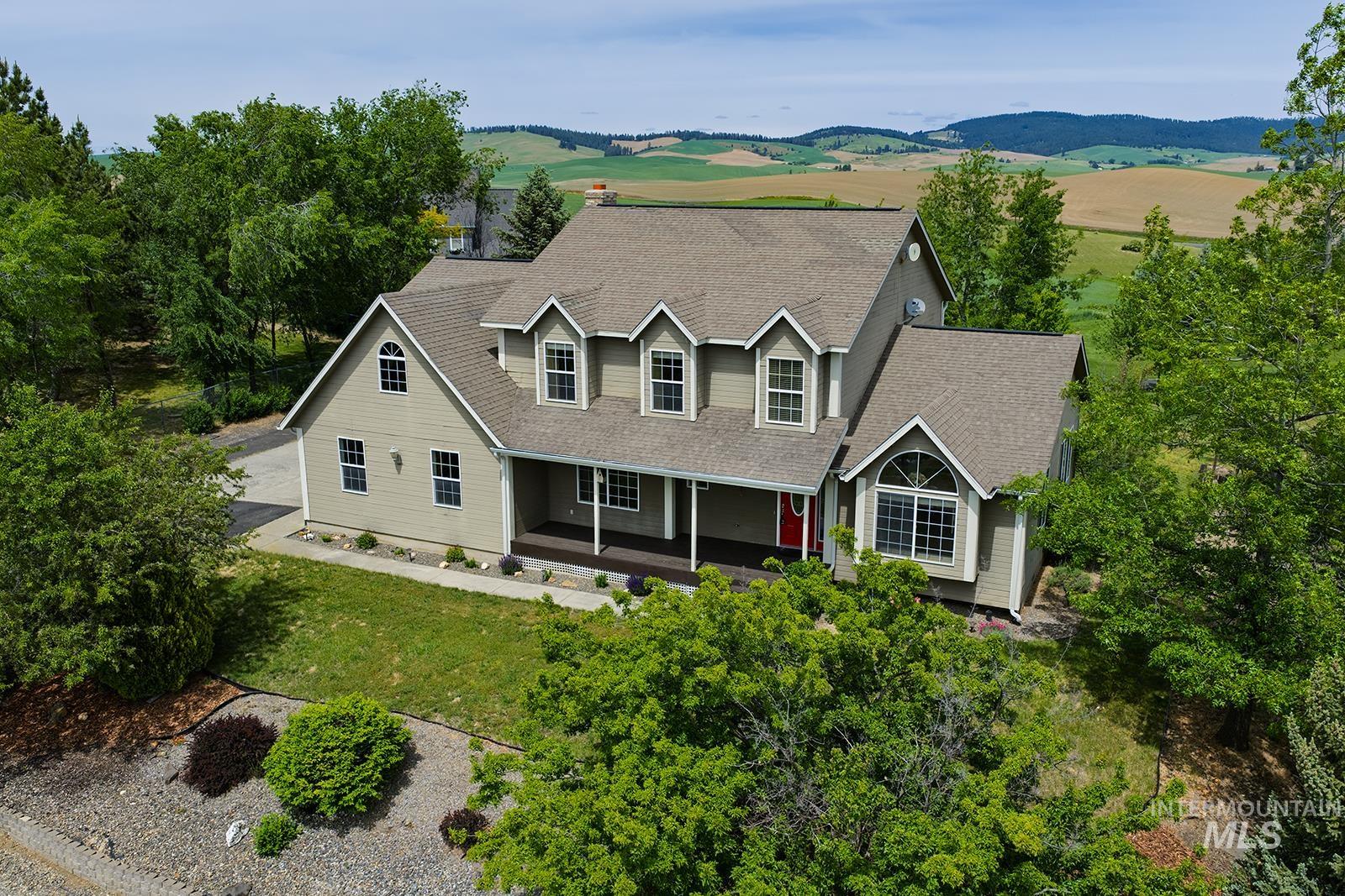1060 Canterwood Property Photo 1